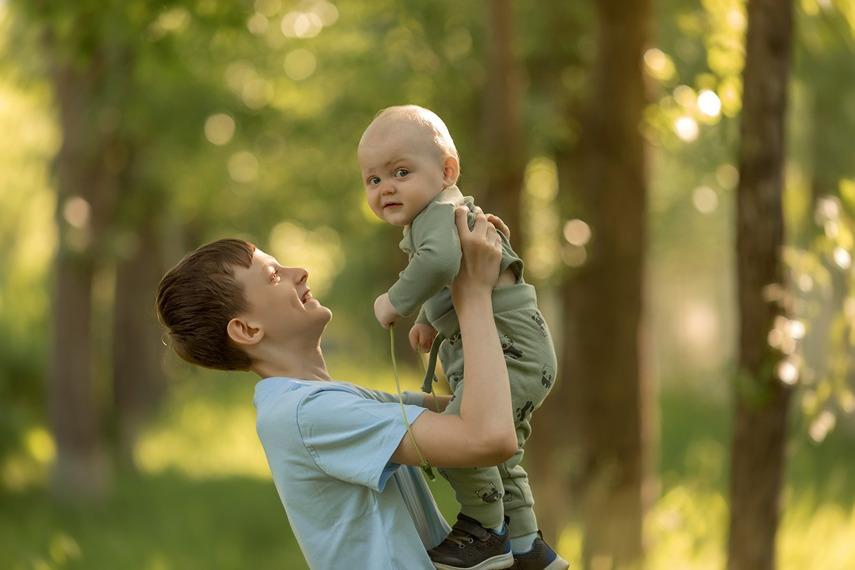 Семейная фотосессия в парке ДК Эльмаш. Детский и семейный фотограф в Екатеринбурге