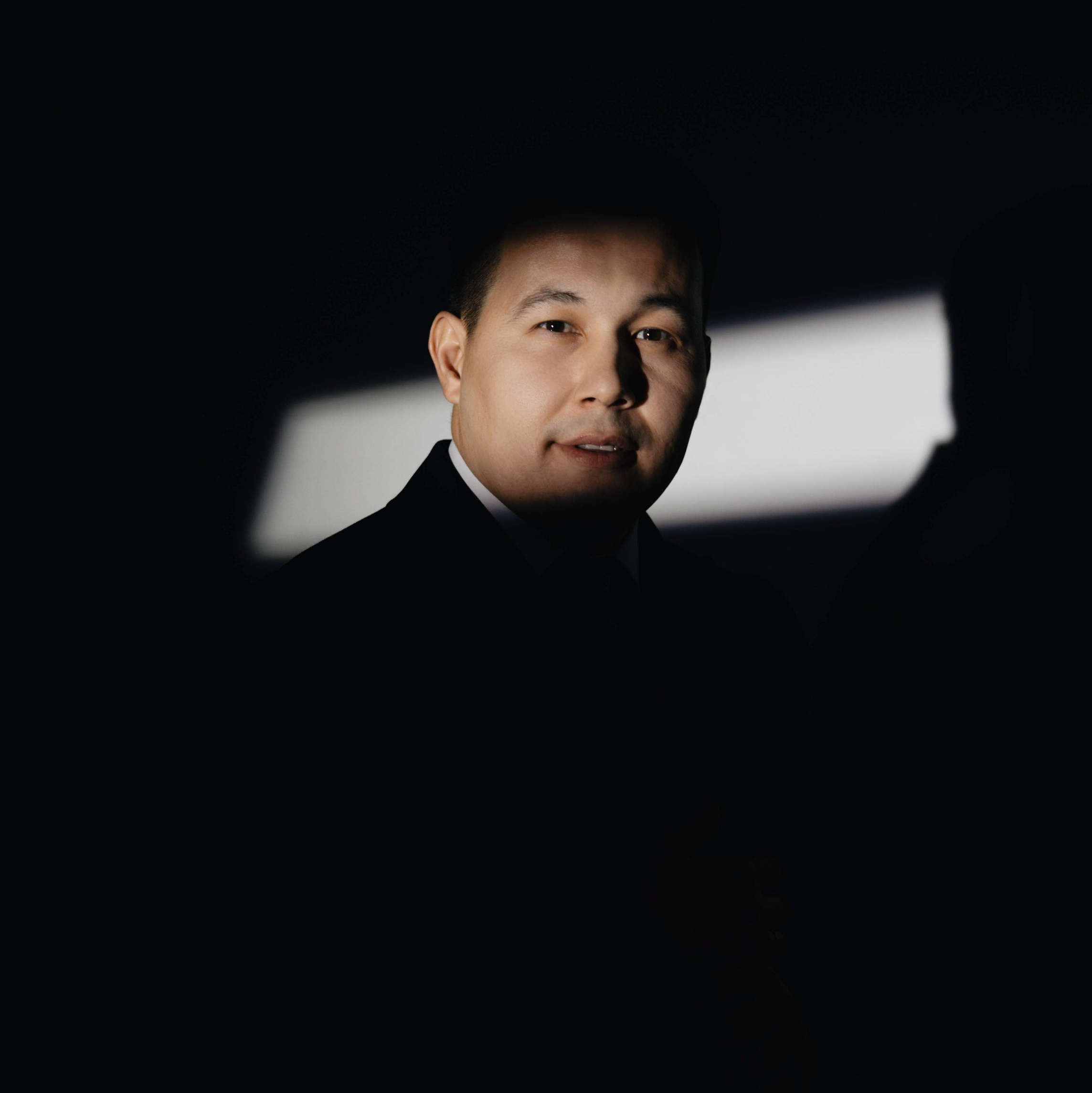 Контакты. Арман Николаевич — ведущий событий и торжеств