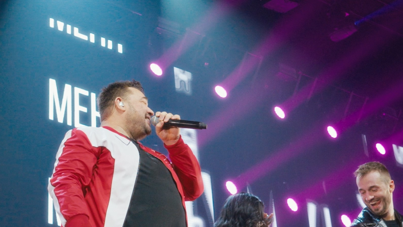 Репортажная видеосъемка звезд и знаменитостей на концертах и массовых мероприятиях