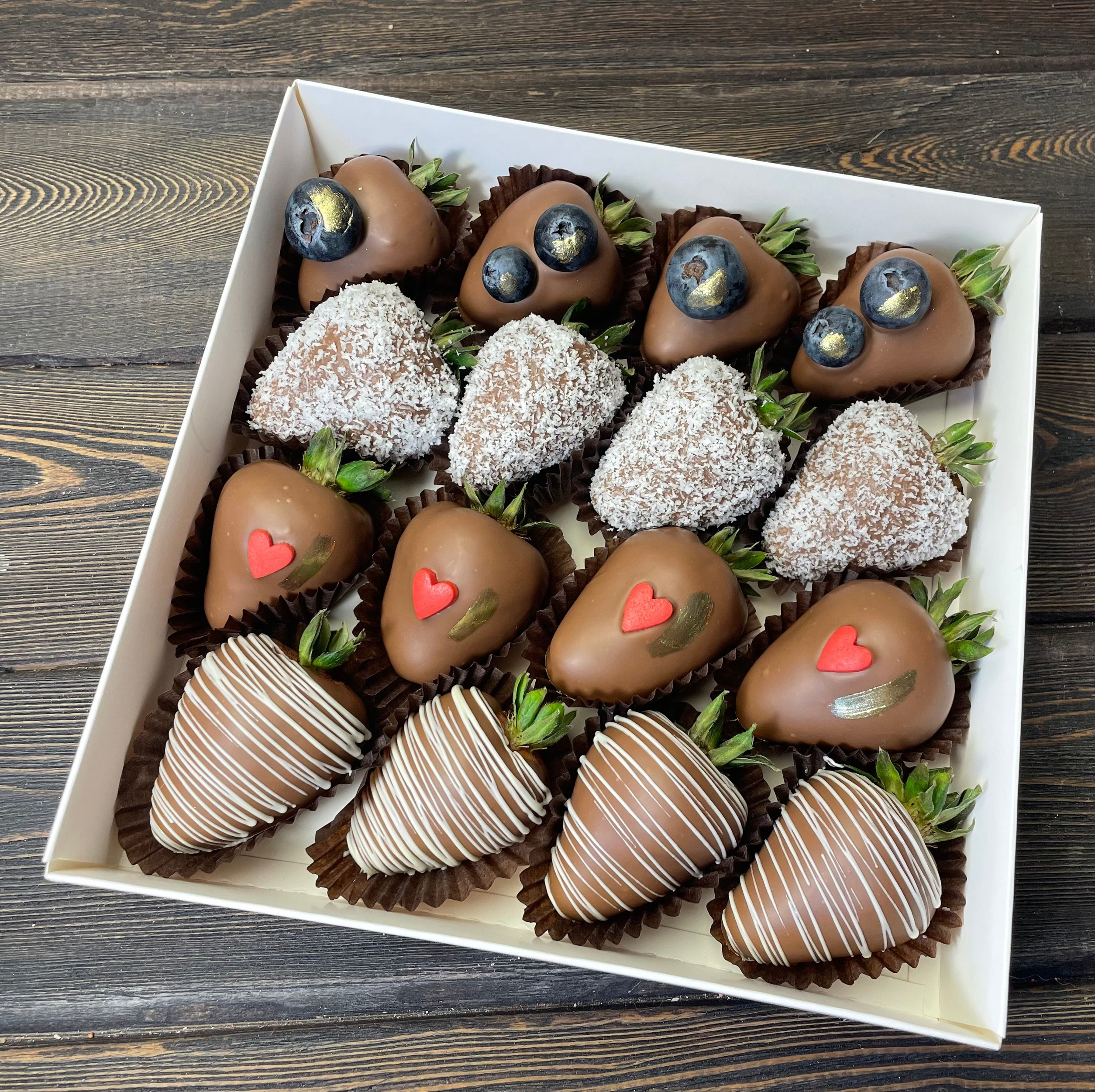 Наборы из клубники в шоколаде Сургут. Клубника в шоколаде в Сургуте