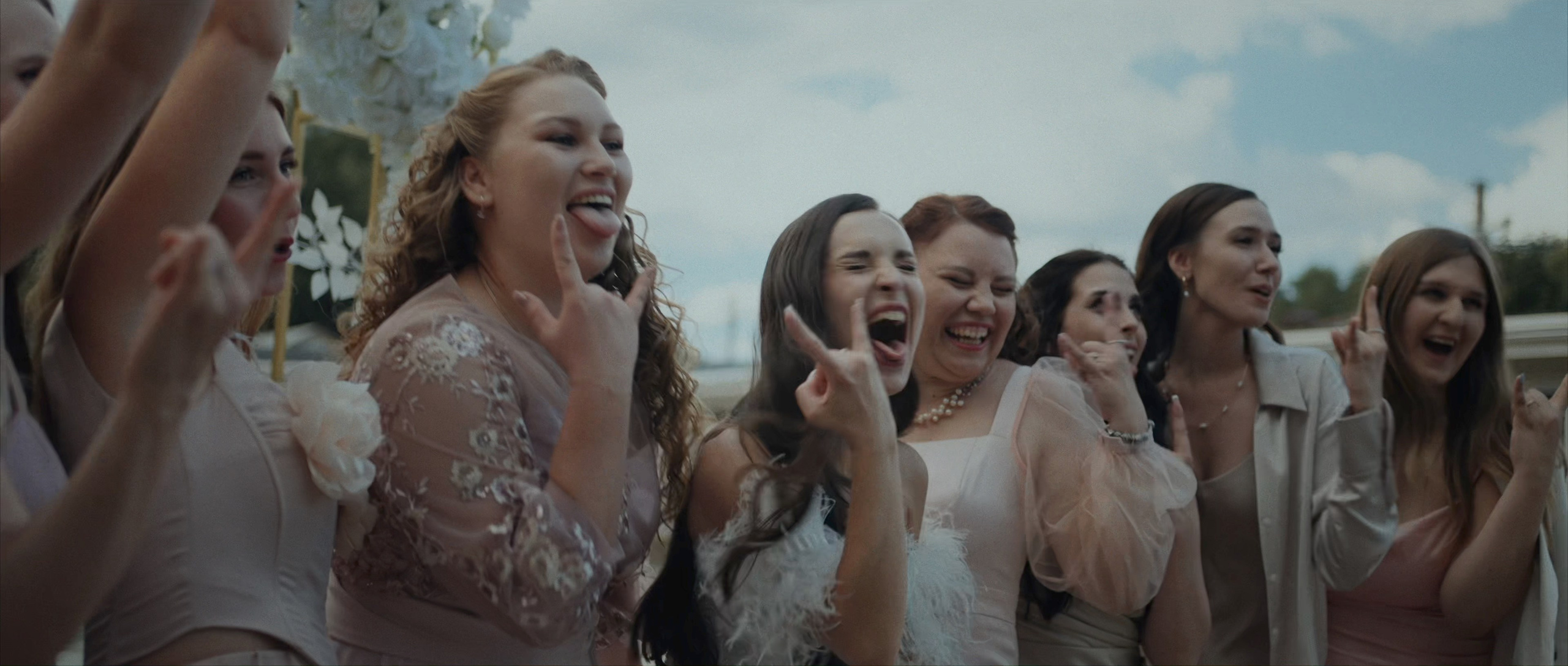 Полный видеопакет свадебной съемки: love-story, церемония, банкет и фильм в авторском монтаже.