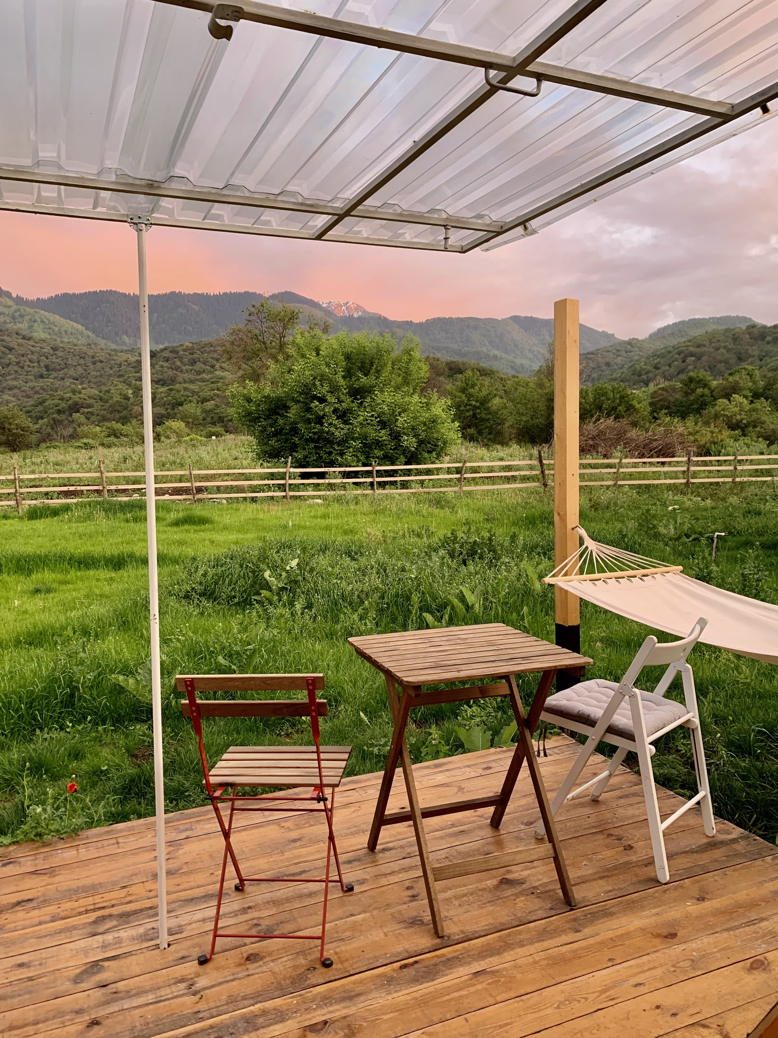 Глэмпинг Umbra Village. Маркетолог в Москве, специалист по коммуникациям и рекламе Аня Смоляга