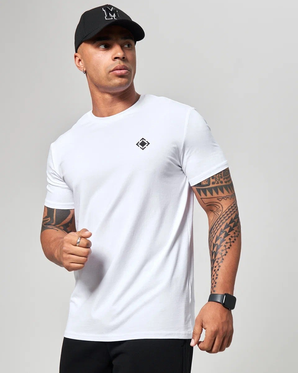 Модели мужчины для съемок одежды, обуви и аксессуаров в москве 