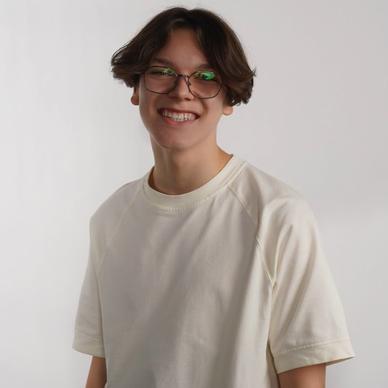 Контакты. Фотограф Алексей Лучинин, г. Киров