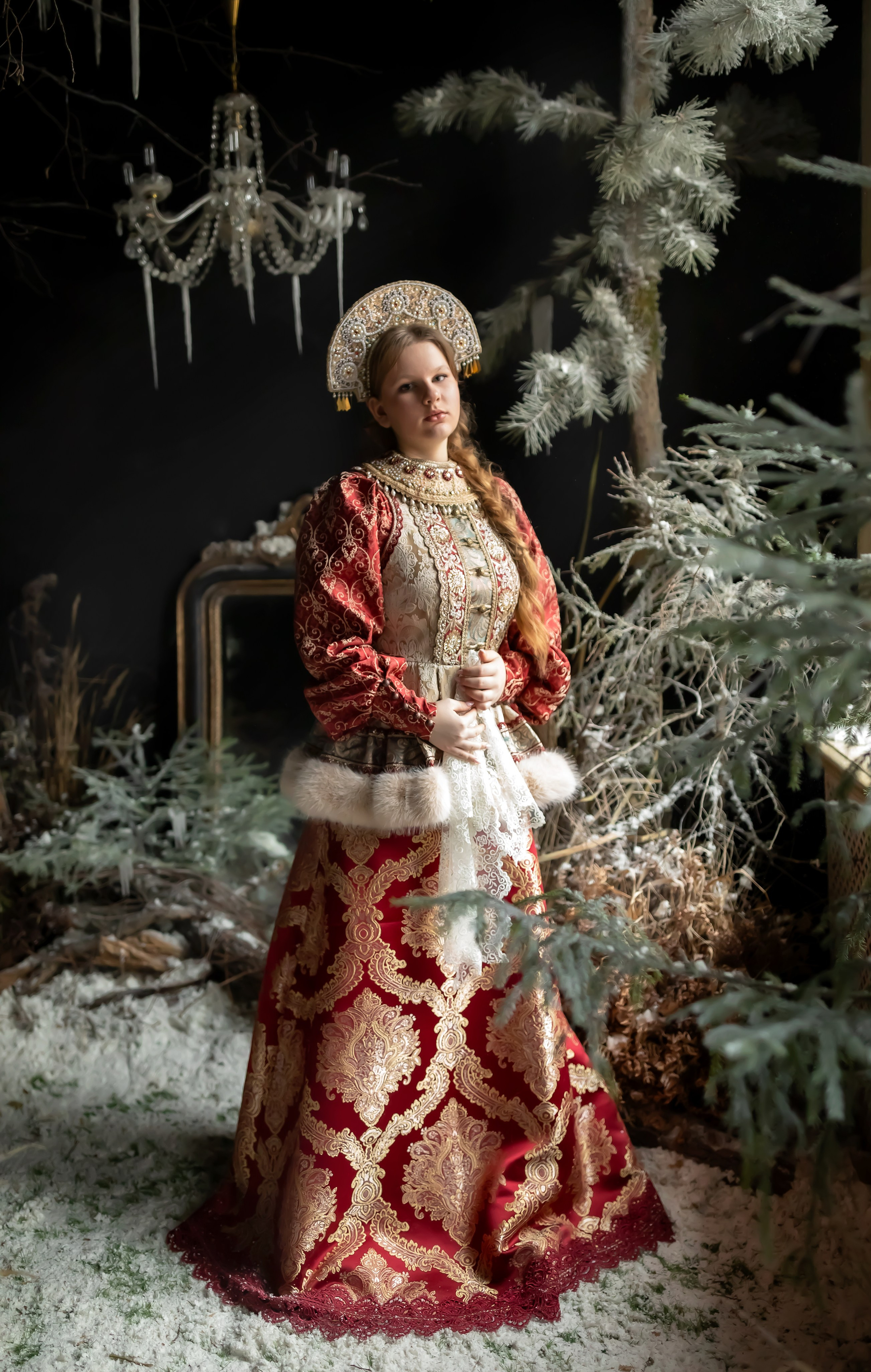 Дизайнер костюмов и украшений, фотограф