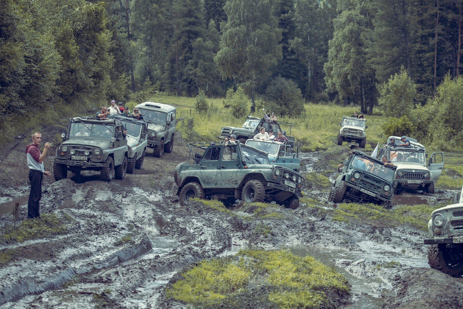 «Зелёный путь» на Караколы. Фотограф Эдуард Алмадаков