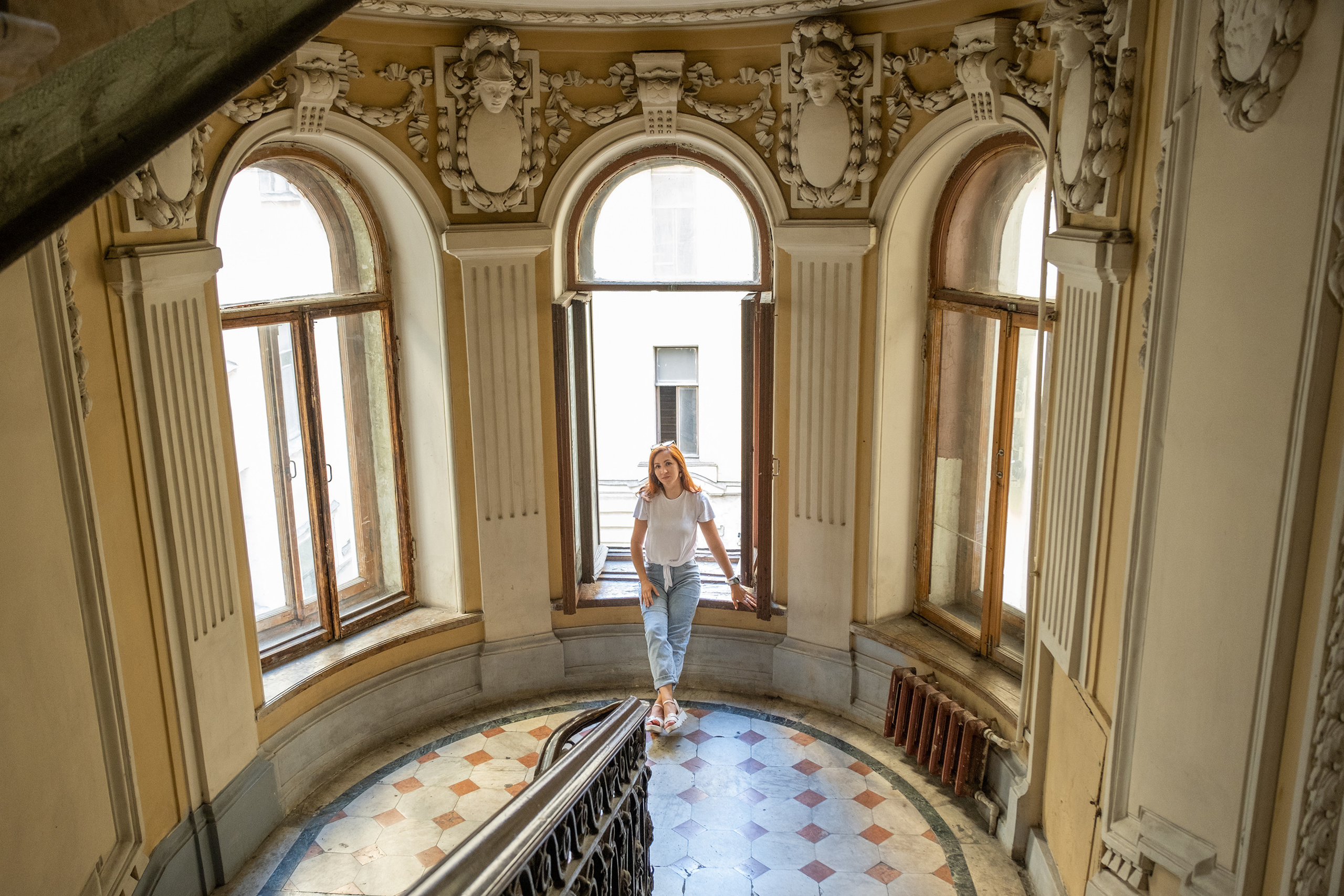 Парадная дома Блокка на Невском проспекте. Фотограф и искусствовед в Туле и Санкт-Петербурге Нелли Некрасова