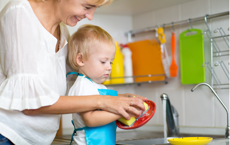 Уборка вместе с детьми — весело и полезно!. Клининговая компания Chistons.ru, уборка в Москве и Подмосковье