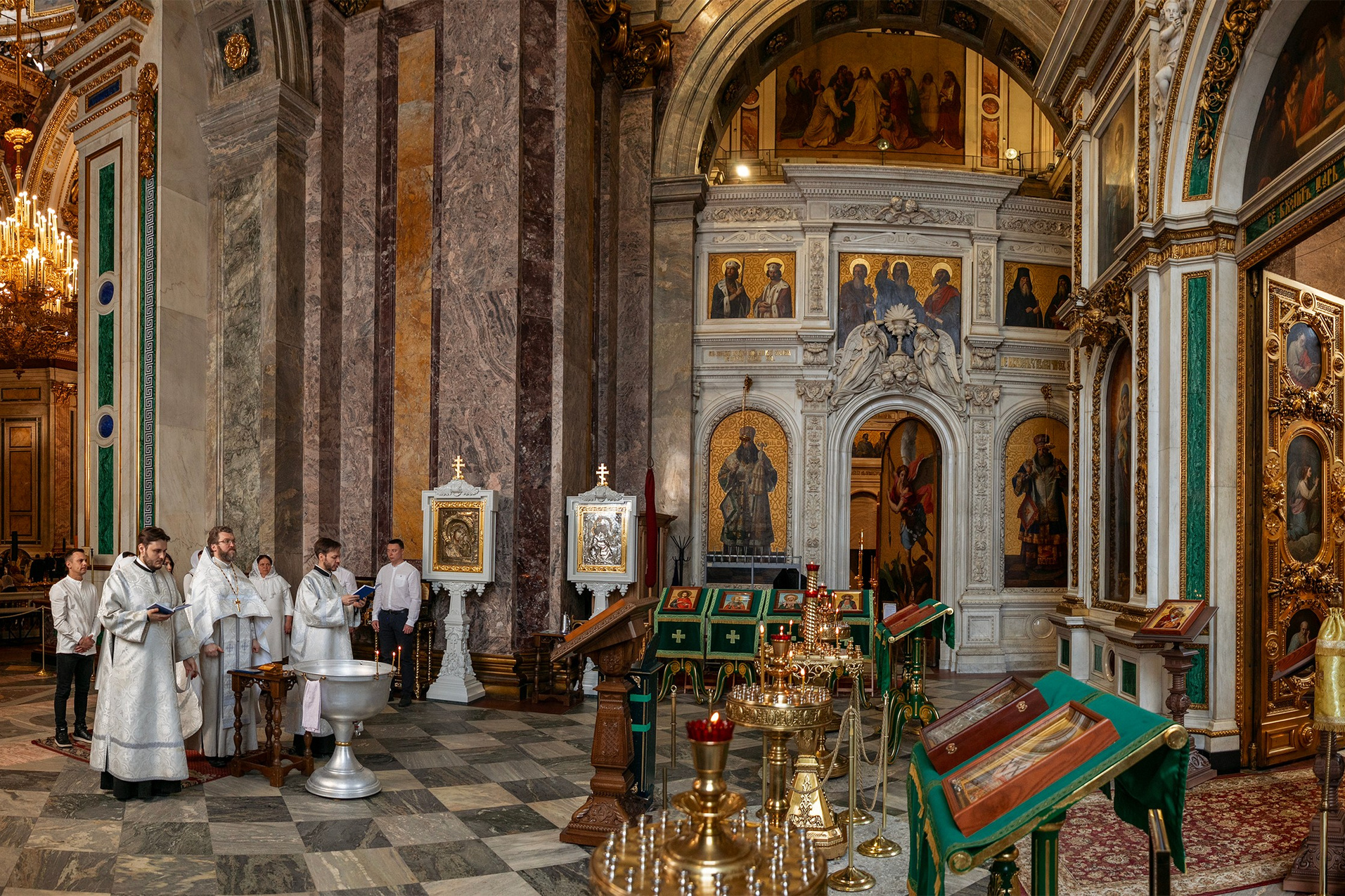 топ лучших храмов для крещения в спб, где покрестить ребенка в санкт петербурге, лучшие храмы для крещения спб, где крестить в спб, сколько стоит крещение питер спб санкт петербург, исаакиевский собор крещение, казанский собор крещение
