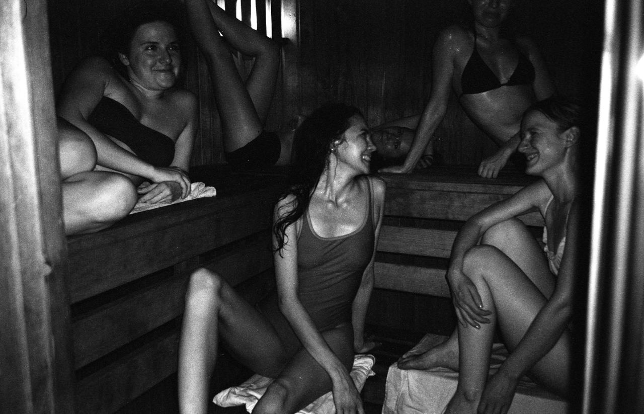 Bathing / Парение (2021-). Фотограф Ника Оксенчук