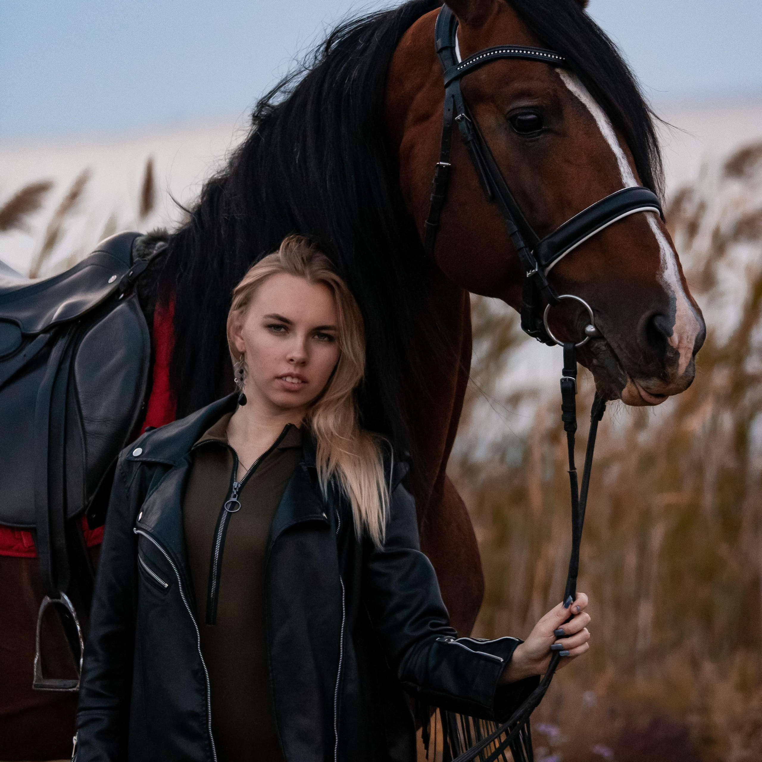 Контакты. Конный и театральный фотограф Анапа