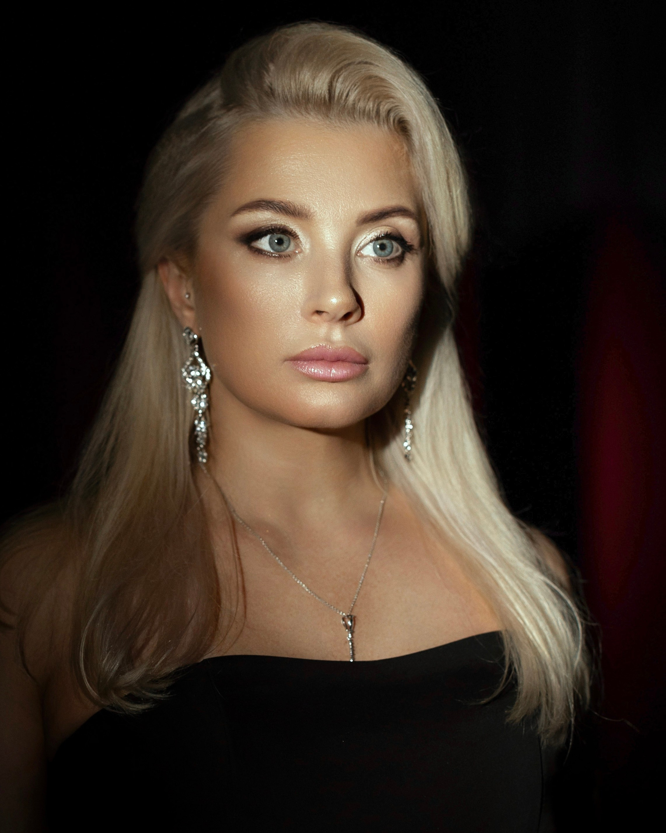 ILONA MNATSAKANIAN Фотограф-Визажист Москва