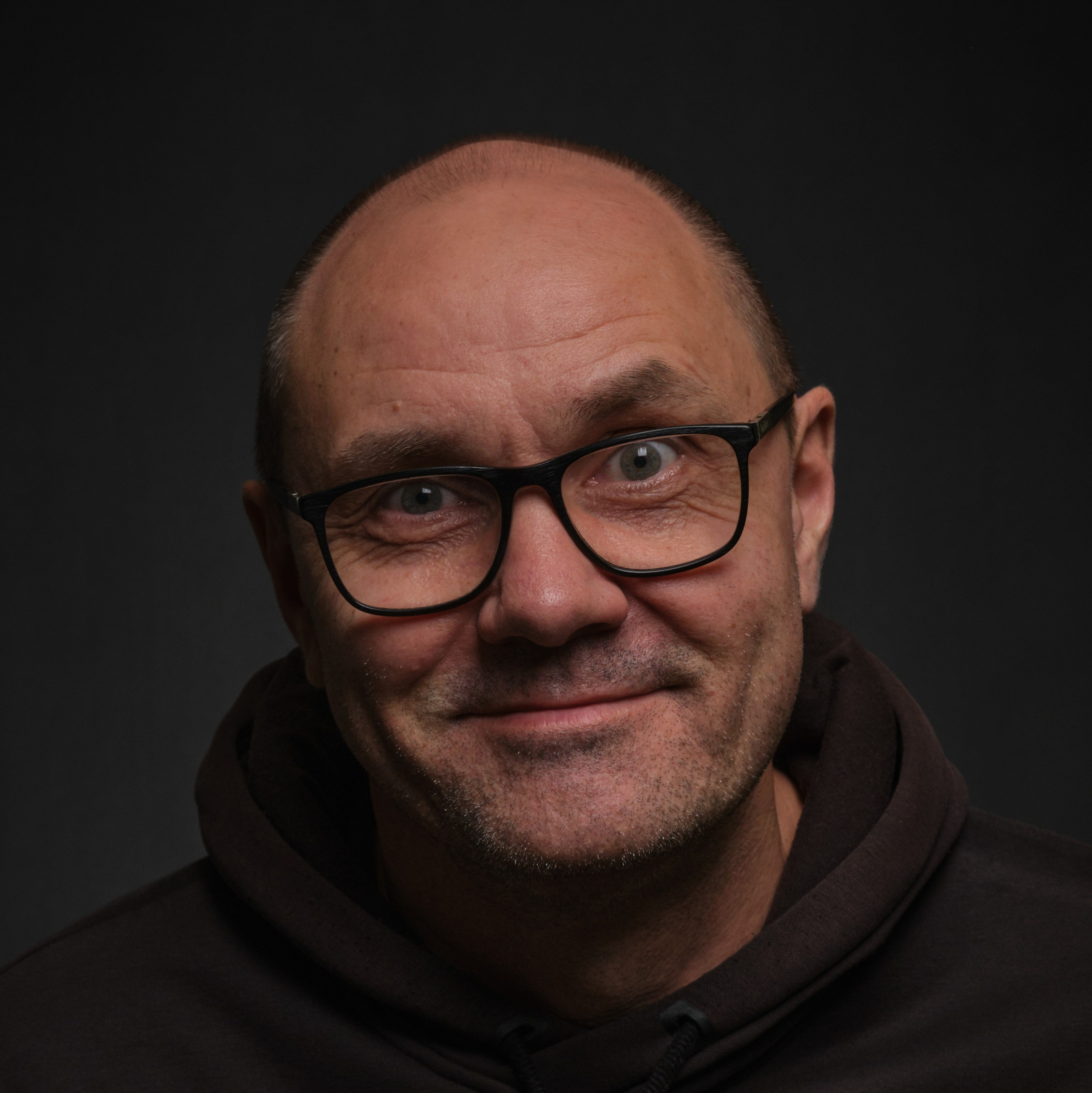 Контакты. Предметный фотограф в Краснодаре