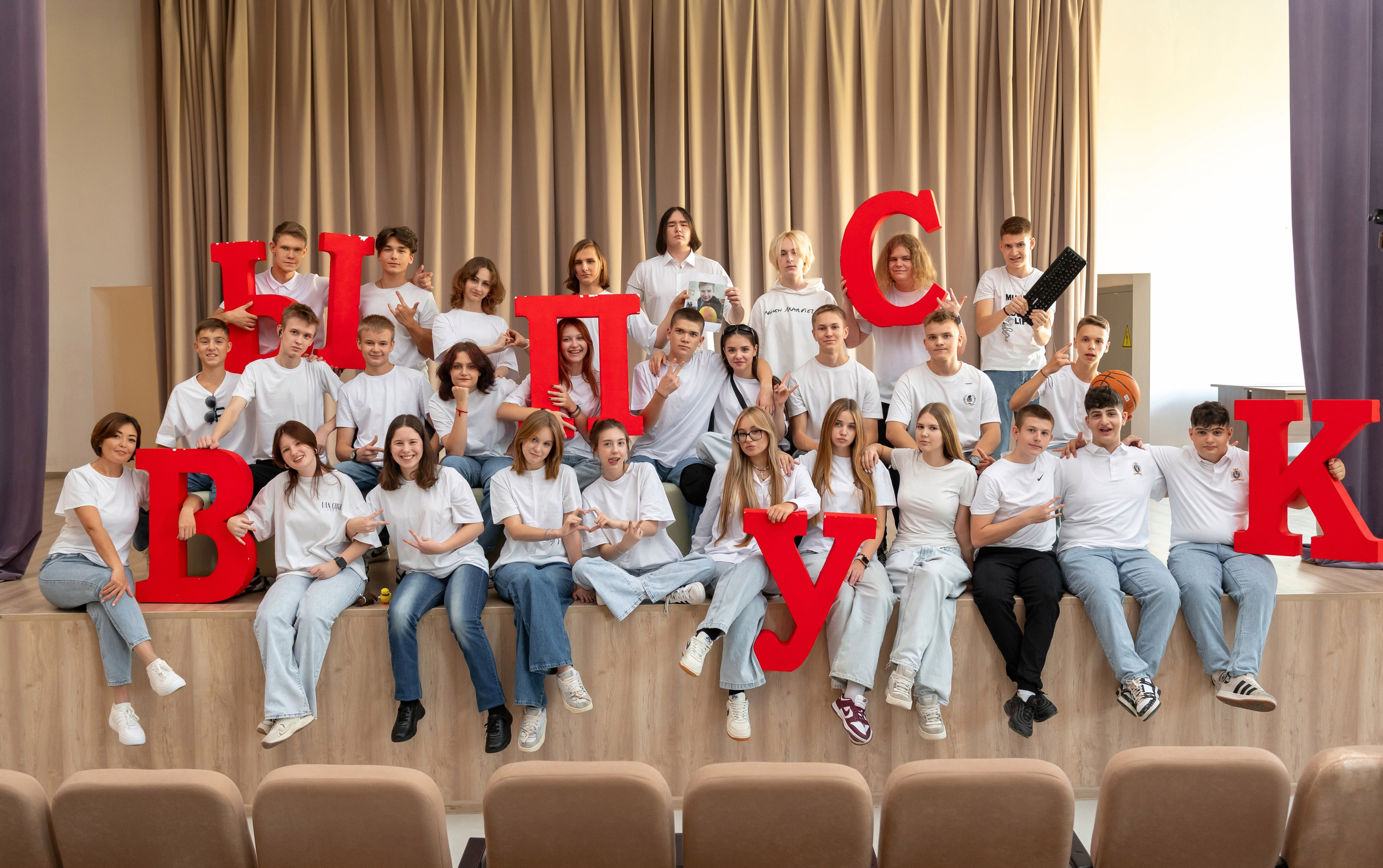 Для 9 и 11 классов. Выпускные альбомы в саду и школе. Подольск. Лифарь Татьяна