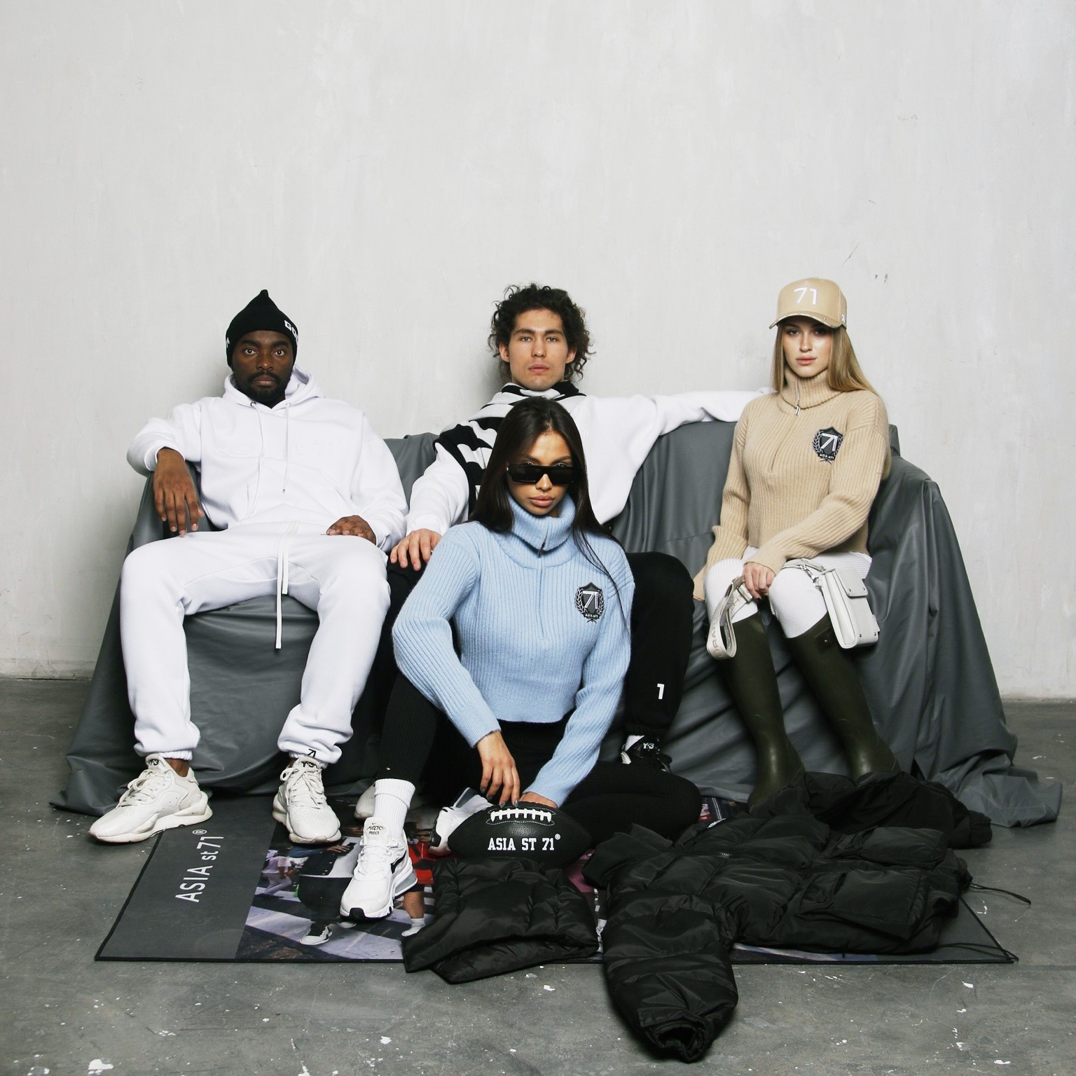 УСЛУГИ. Студийный фотограф в Екатеринбурге Бшари Заана