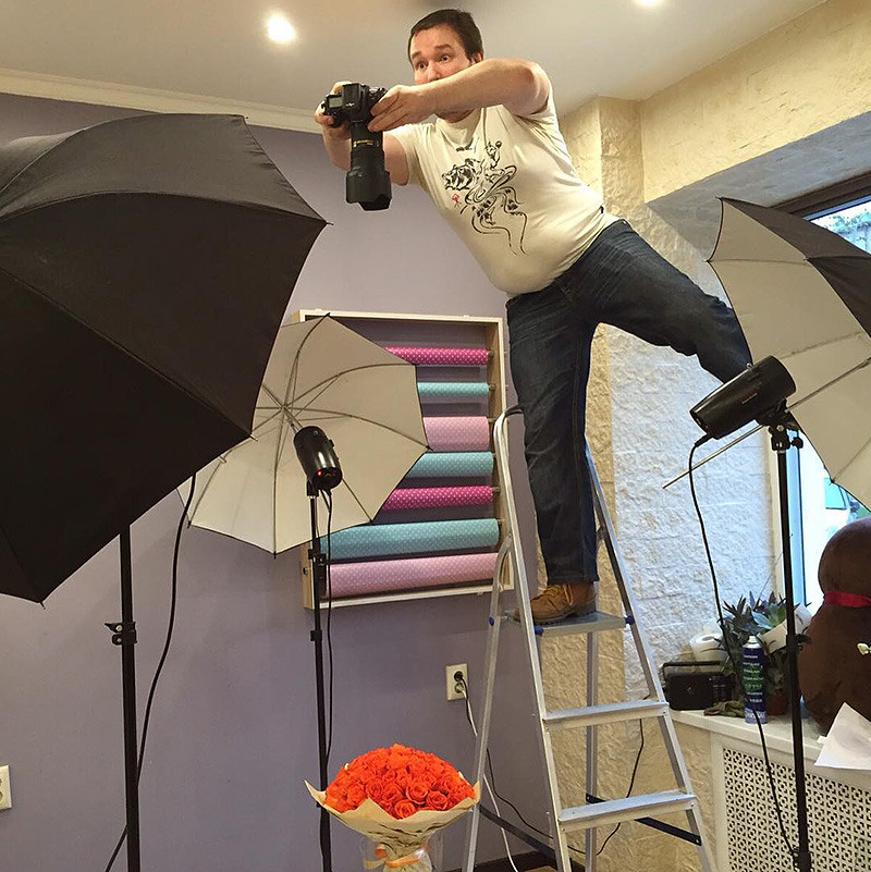 Фотосъемка цветов и букетов для магазинов и служб доставки. Предметная фотосъемка для маркетплейсов в Москве. Предметный фотограф Дмитрий Дрогунов