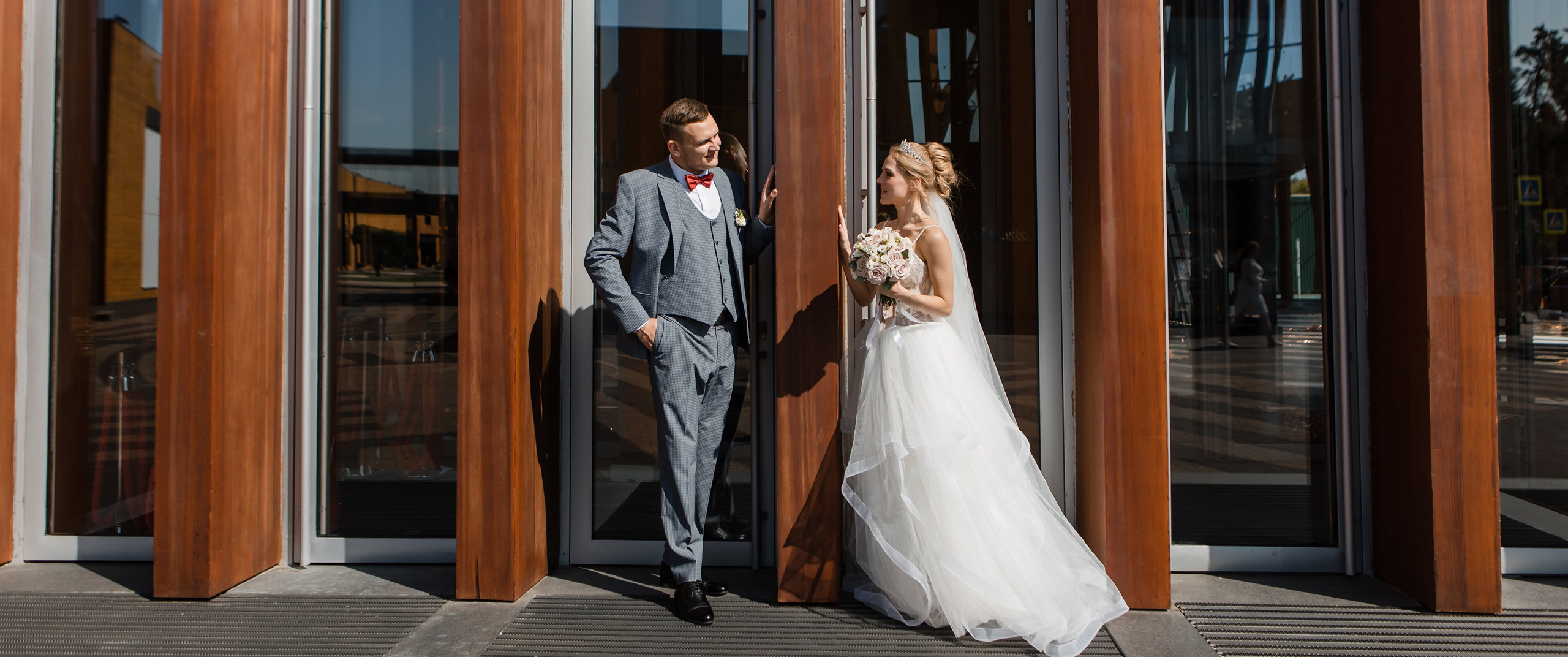 ПРЕДВАРИТЕЛЬНАЯ ЗАПИСЬ НА ПОДАЧУ ЗАЯВЛЕНИЯ В ЗАГС В МИНСКЕ. Видеосъемка и фотосъемка свадеб. Фотограф и оператор на свадьбу. Видеосъемка подкастов, собственная видео-фотостудии. Предметная фотосъемка