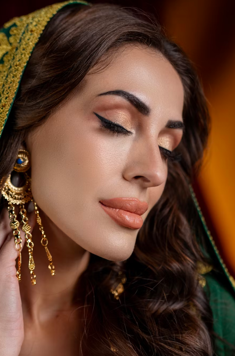 Привет, меня зовут Vikki фотограф с опытом более 7 лет