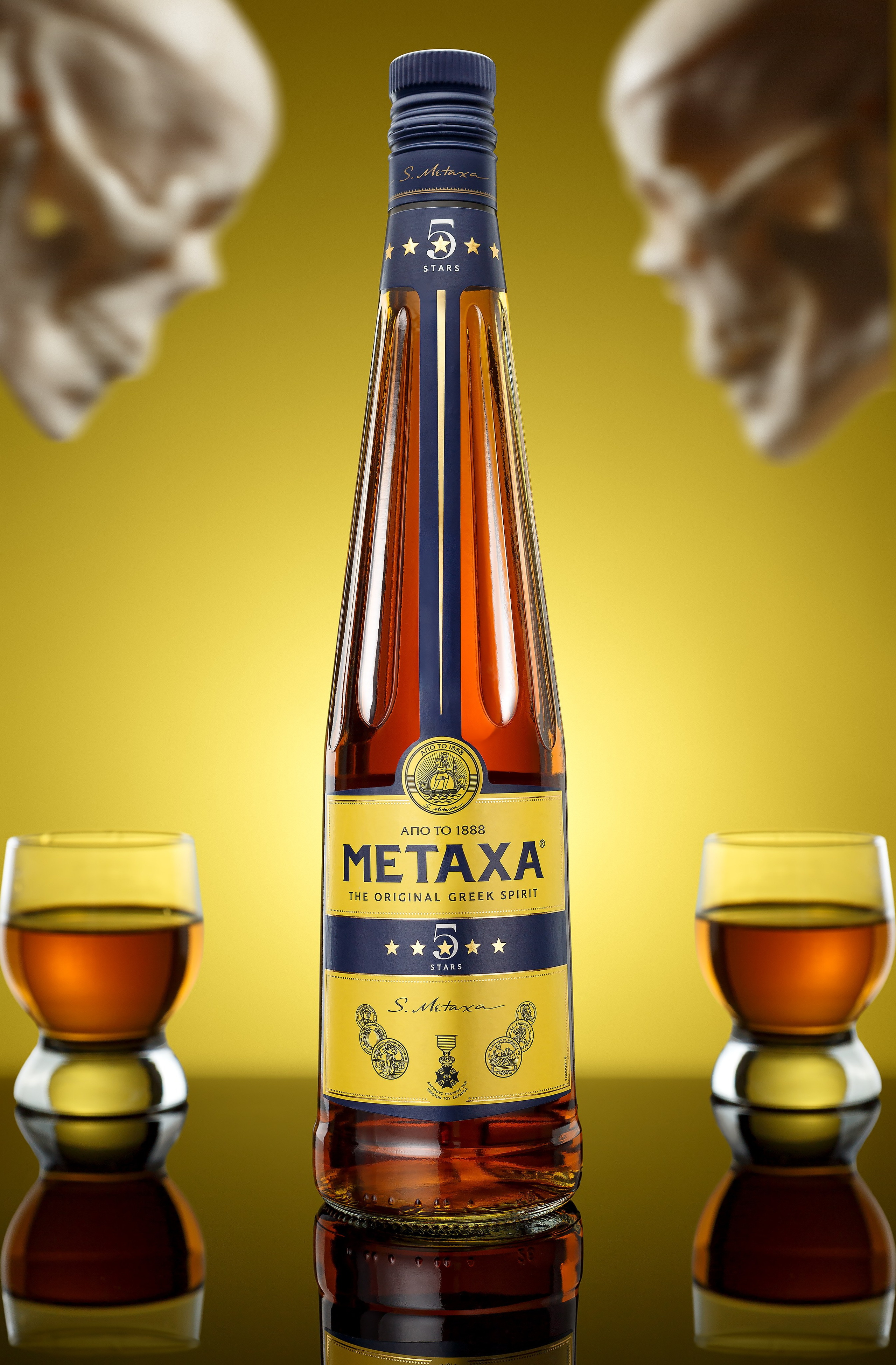 Имиджевое фото с цветным фоном