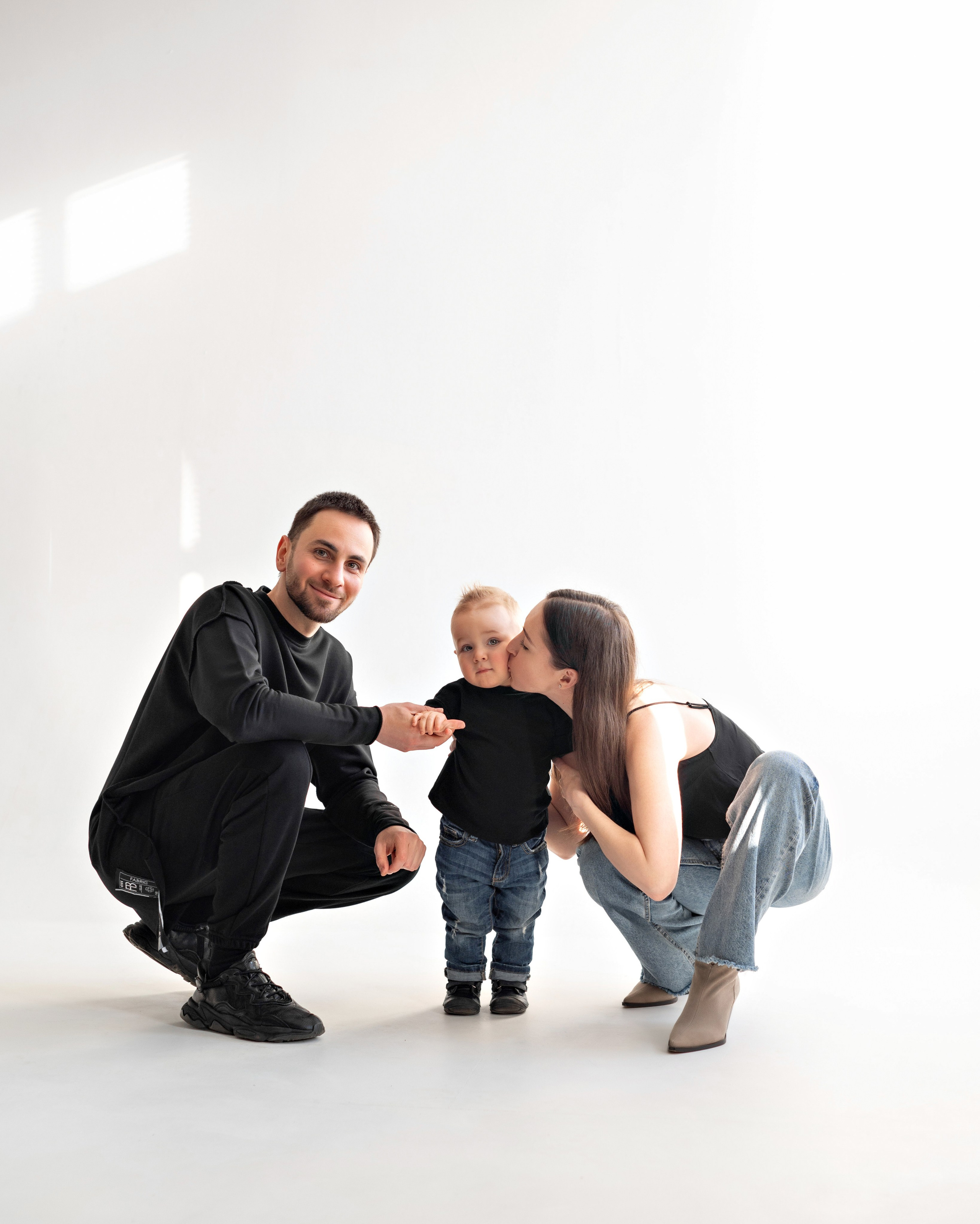 семейная фотосессия на циклораме. фотосессия на циклораме