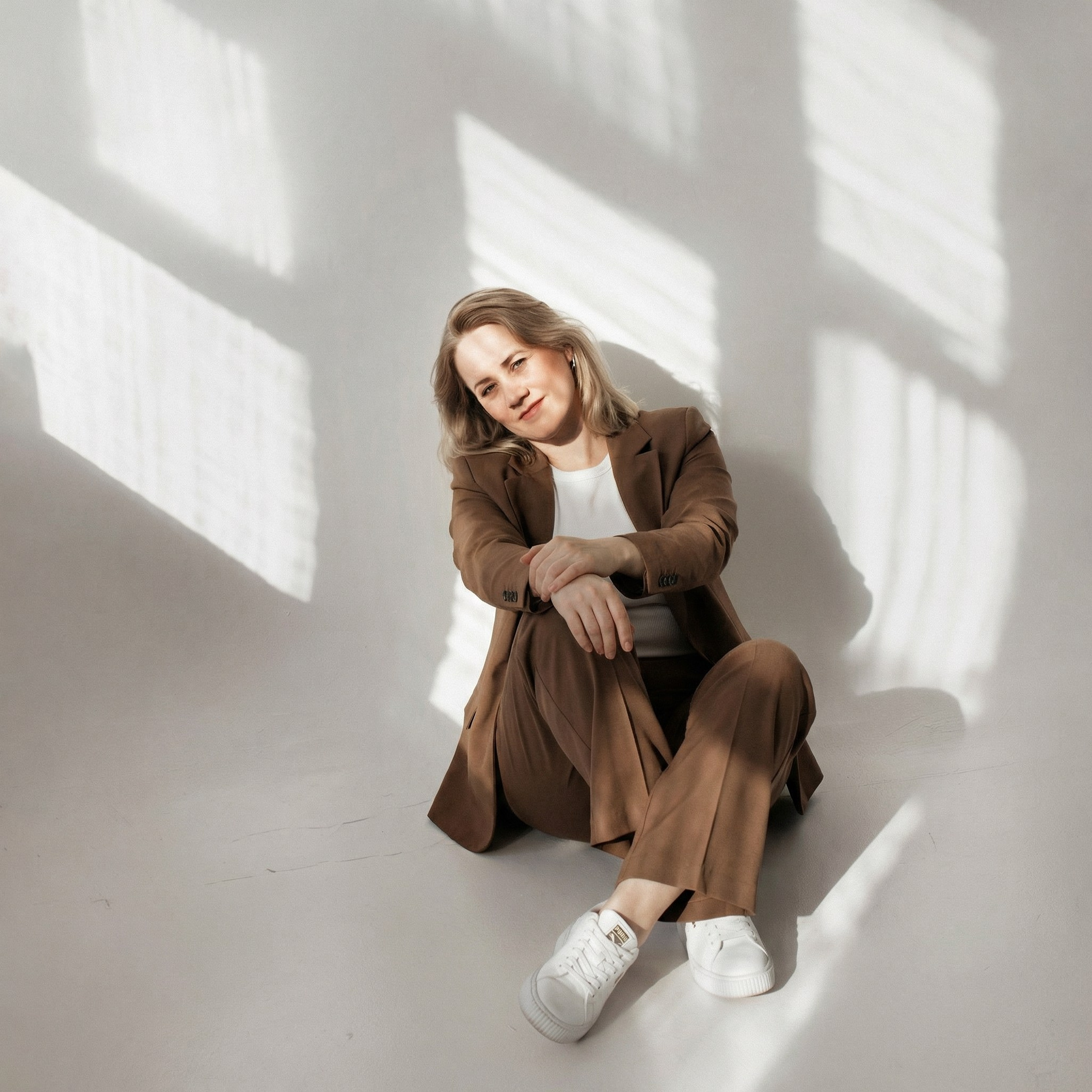 Контакты. Полина Бамбиза фотограф фотосессии Красноярск фотокниги портрет