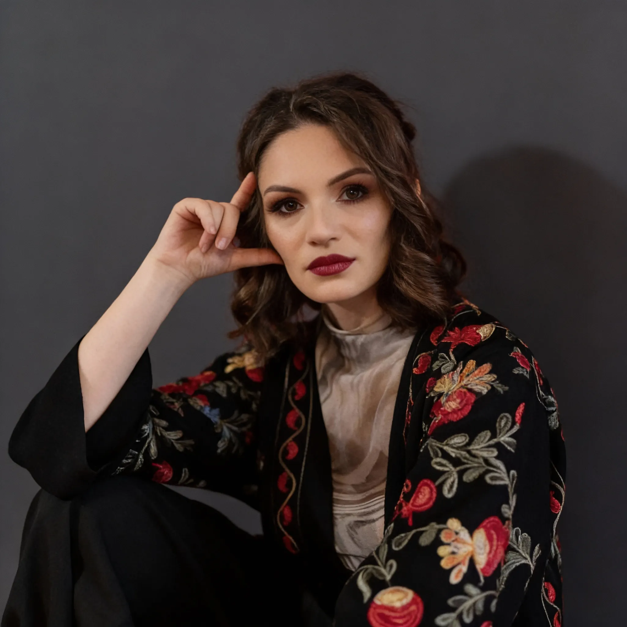 Контакты. Портретный фотограф в Москве — Амина Абакарова