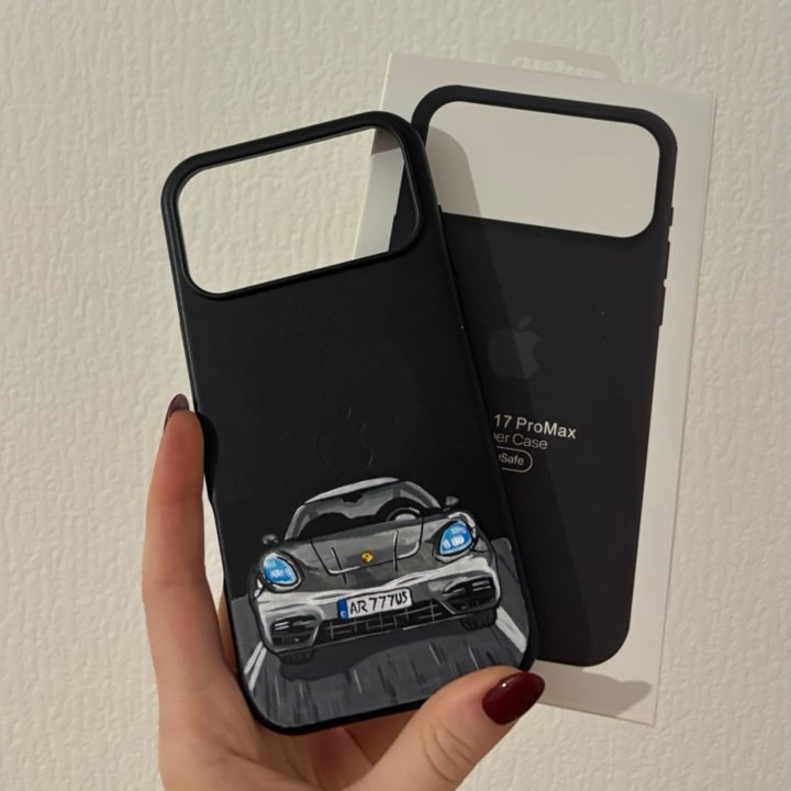 Кастом чехла на телефон в Екатеринбурге — дизайнерская роспись аксессуара ручной работы с индивидуальным макетом