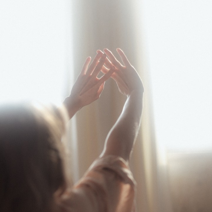 Женский фотограф фототерапевт фотохудожник преподаватель авторских курсов по фотографии и саморефлексии через фото в Оренбурге Лида Трескова