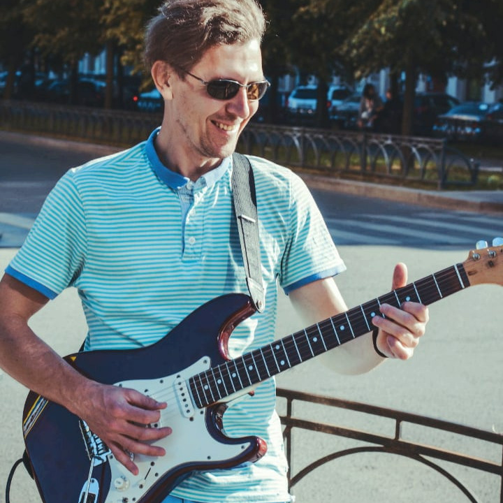 Студия обучения игре на гитаре — класс Дениса Маярского. Дом Шрёдера