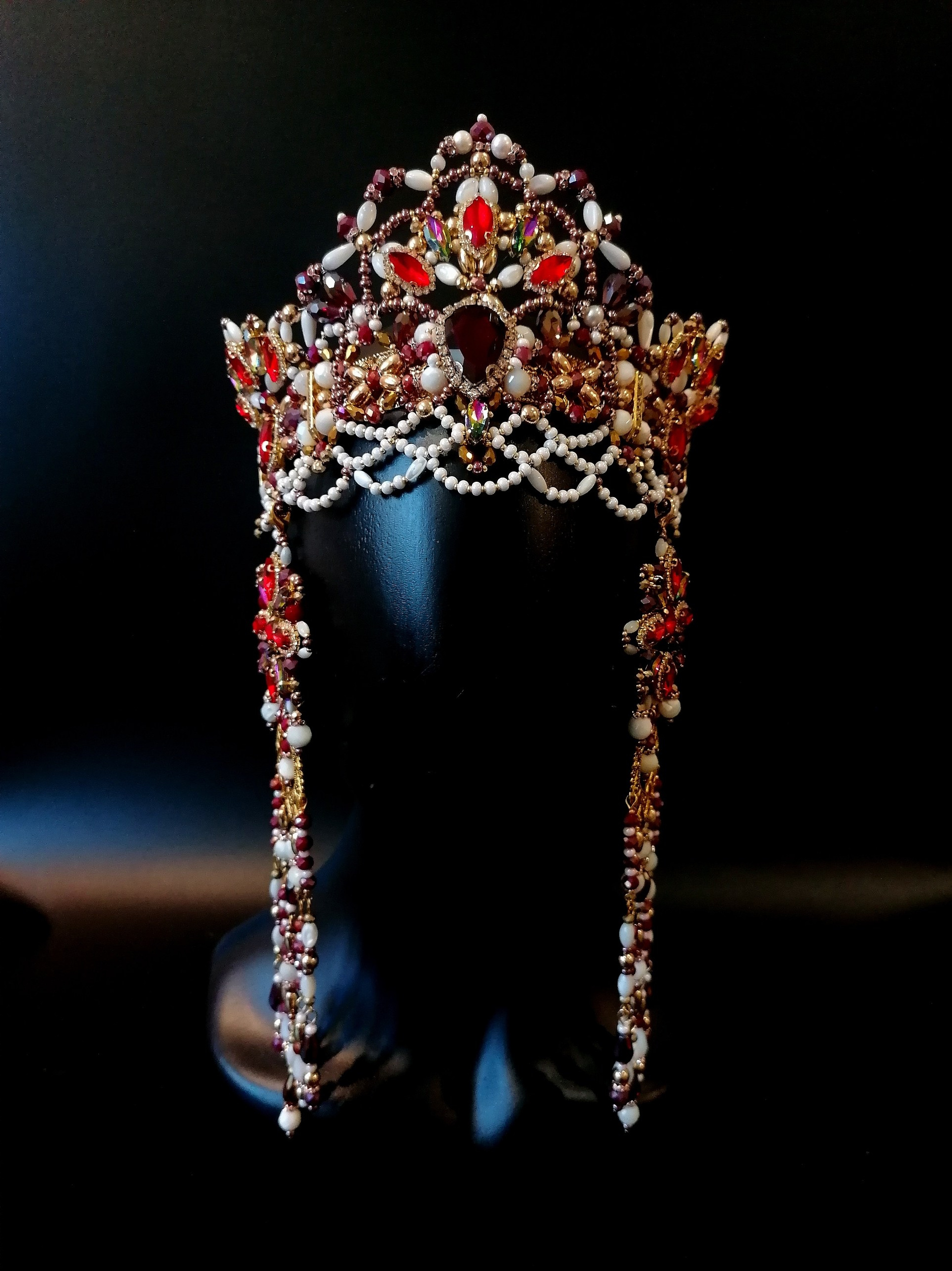 Традиционный заборыш — элемент русского костюма, ручная работа, славянский стиль