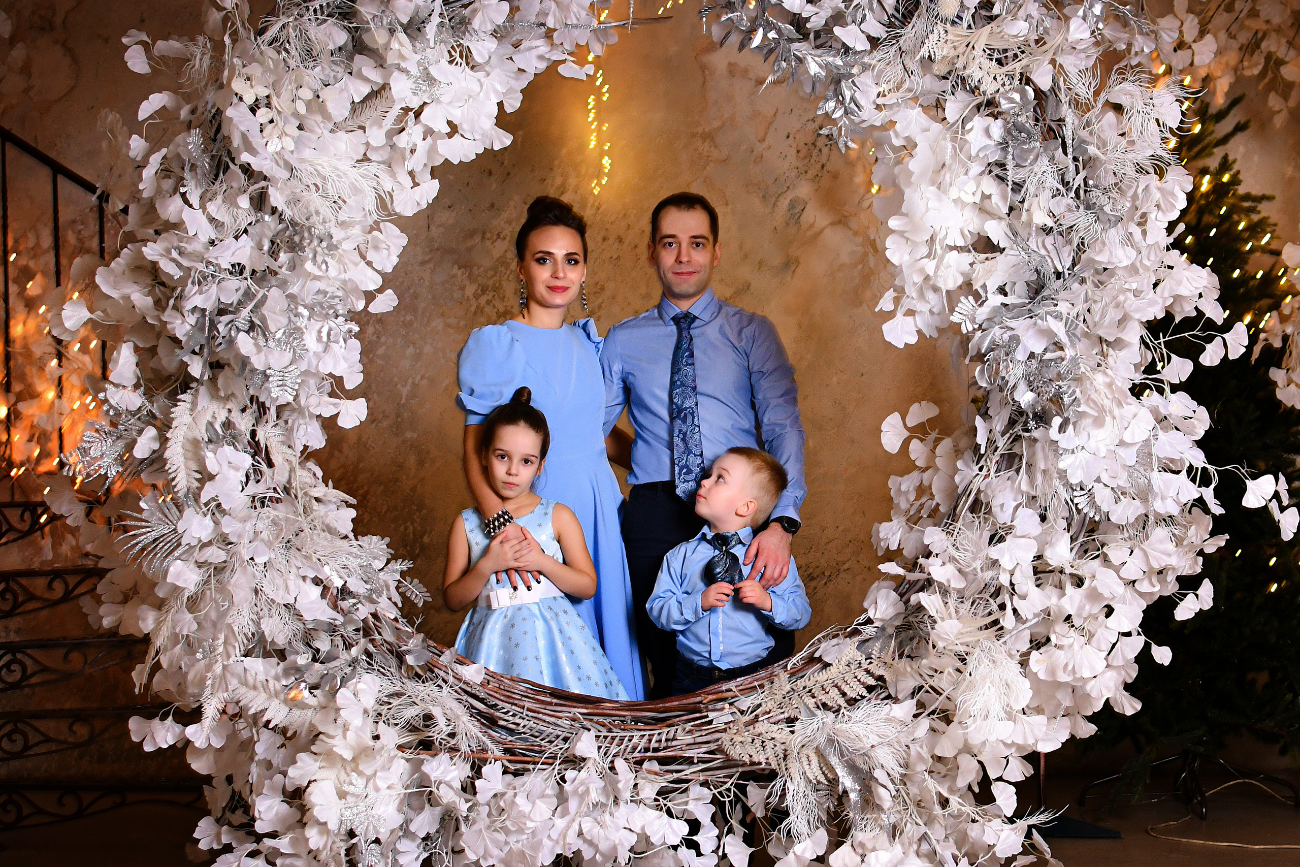 Новогодняя семейная фотосессия в студии