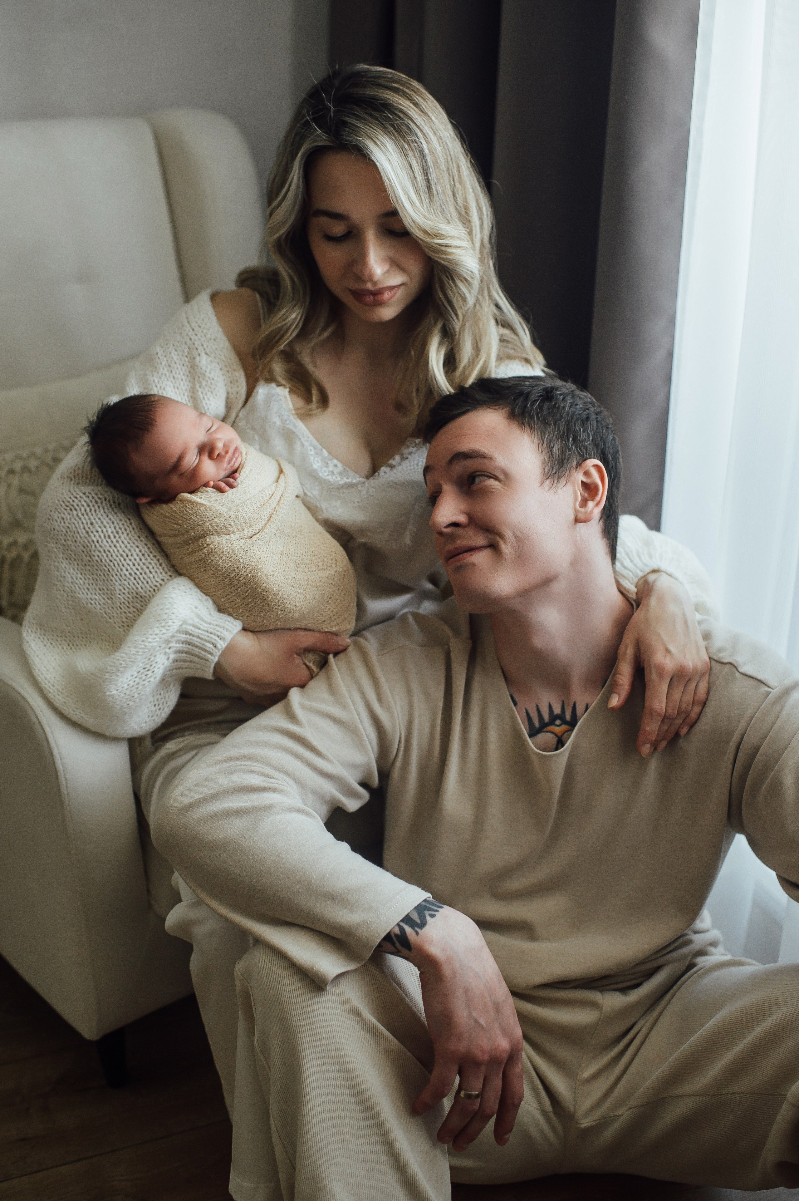 Что надеть на домашнюю newborn-съемку: гайд для мам, пап и сладких пяточек 🤎☁️. Фотограф новорожденных (newborn) и семейный фотограф в Старом Осколе | София Степаненко