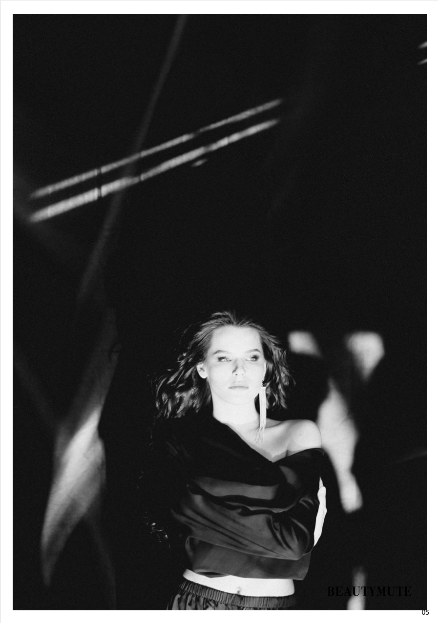 Шатер Линдберга.Публикаци в журнале Beauty mute magazine. Визуальный художник Лиана Даренская, Москва