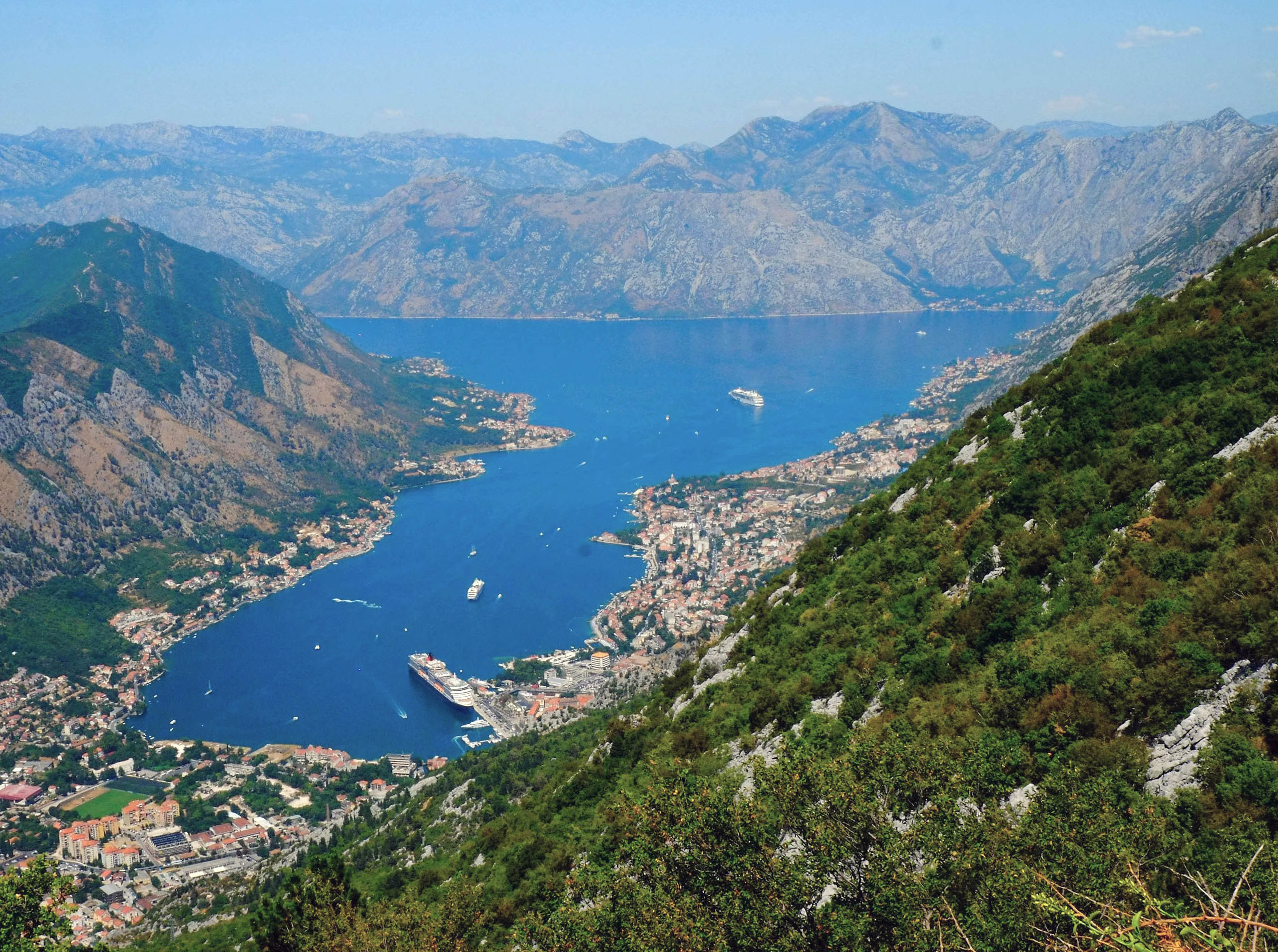 Photo shoot in the Kotor Serpentine