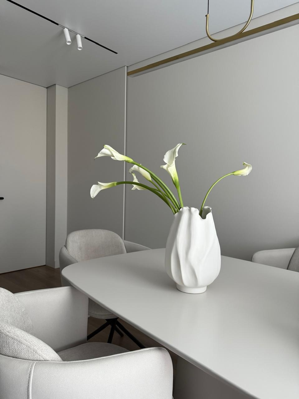 ЖК Коперник. Дизайн студия, занимаемся разработкой Дизайн проектов, реализацией проектов под ключ. Мы находимся в городе Екатеринбург. Зовут Рената