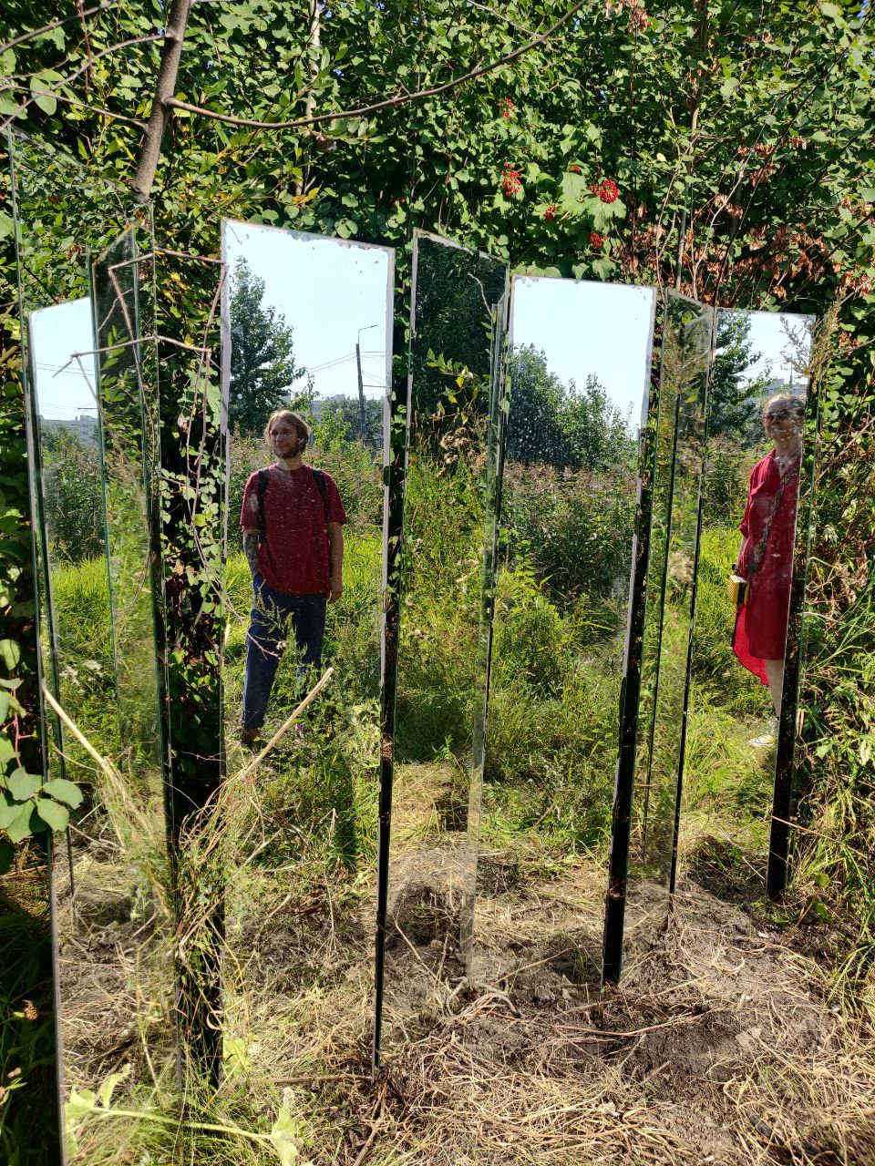 Красненькая антибиеннале 2022 (СПБ)