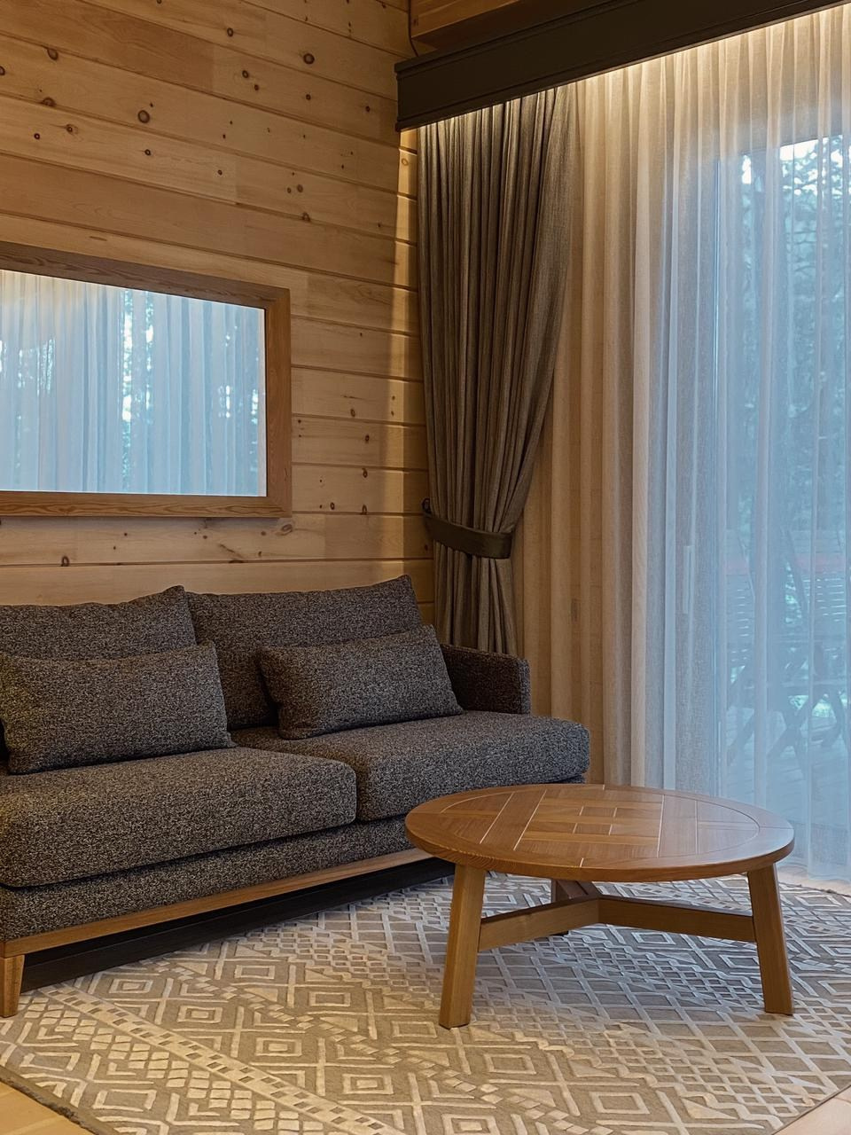 GRAND CHALET RIVER / коттедж на территории отеля Grand Chalet Altay, 405 м². Rezells Architects — студия дизайна жилых и коммерческих интерьеров