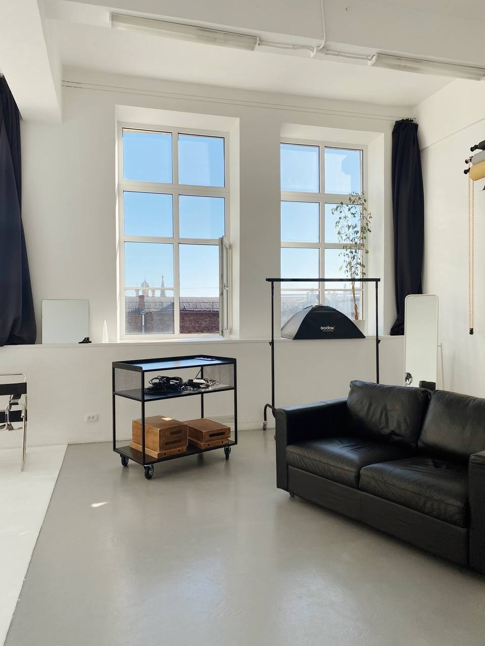 Локации и фотостудии в Санкт-Петербурге для женской фотосессии