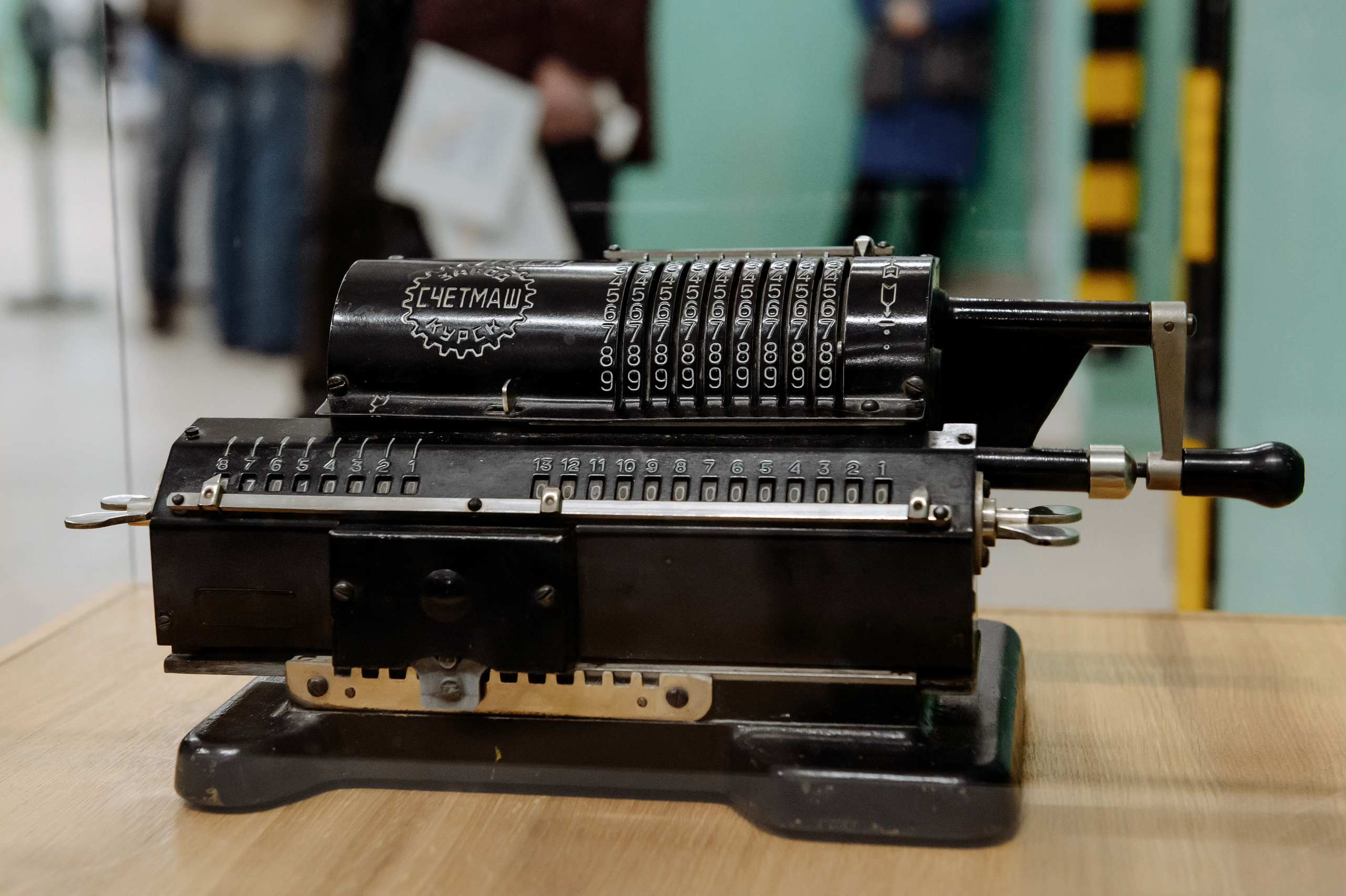 Визит министра промышленности и торговли на завод КЭАЗ. Репортажный и свадебный фотограф в Курске Борис Захарчук