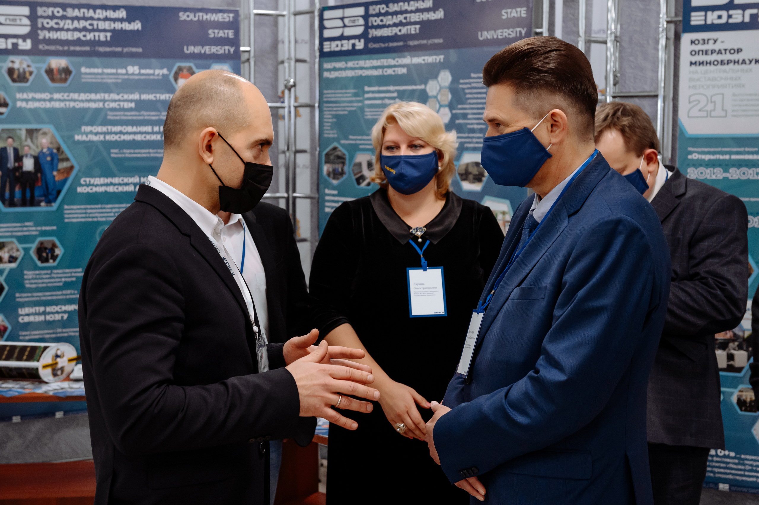 Визит министра промышленности и торговли на завод КЭАЗ. Репортажный и свадебный фотограф в Курске Борис Захарчук