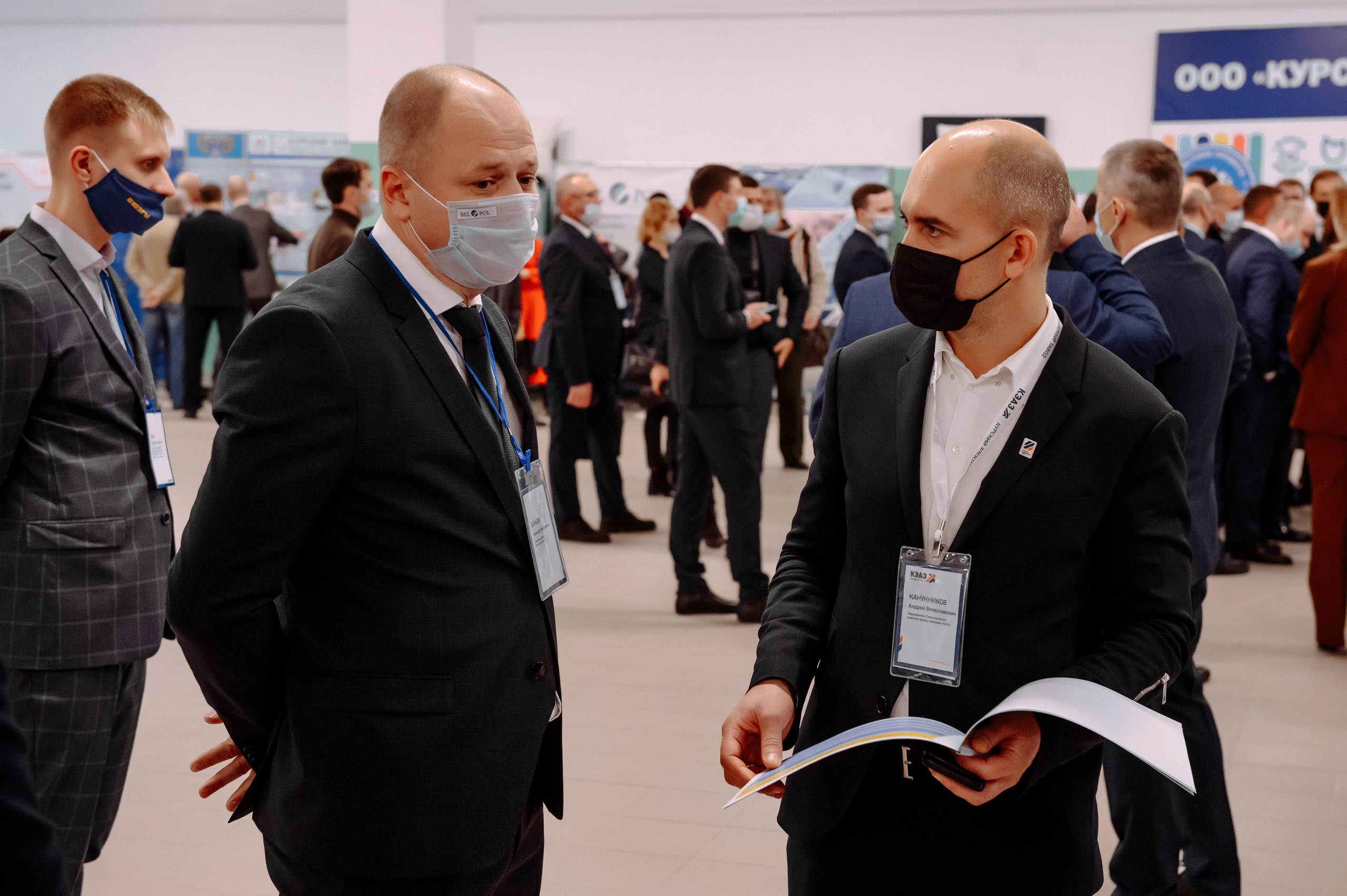 Визит министра промышленности и торговли на завод КЭАЗ. Репортажный и свадебный фотограф в Курске Борис Захарчук