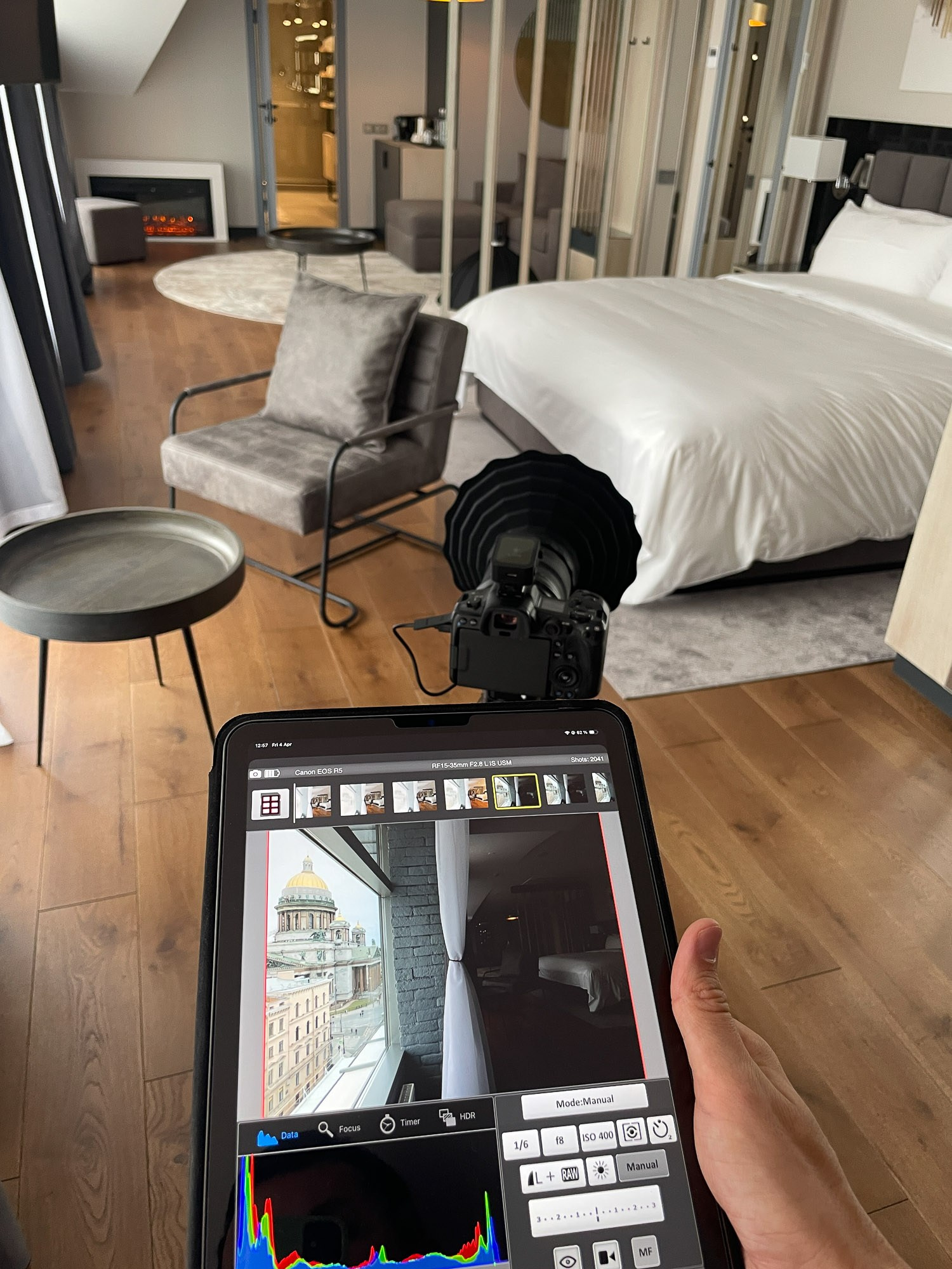 Интерьерная съёмка с использованием планшета Apple iPad