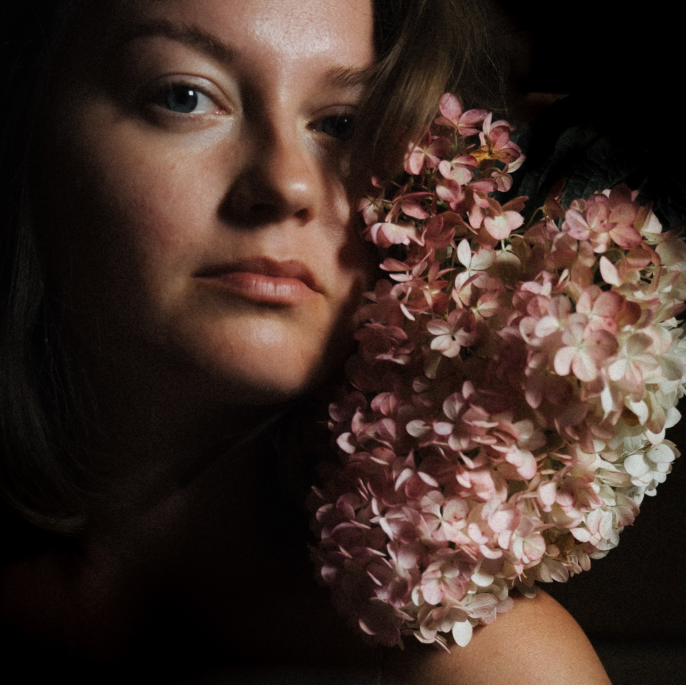 Контакты. Фотограф Катя Киселева