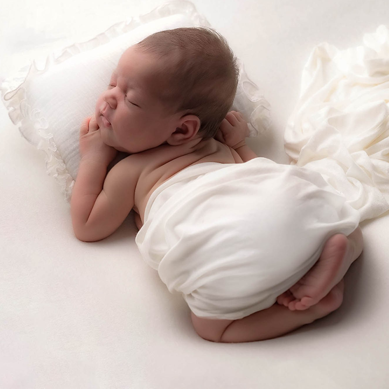 Фотограф новорожденных (ньюборн) в г. Уссурийске Приморский край Ирина Губанова