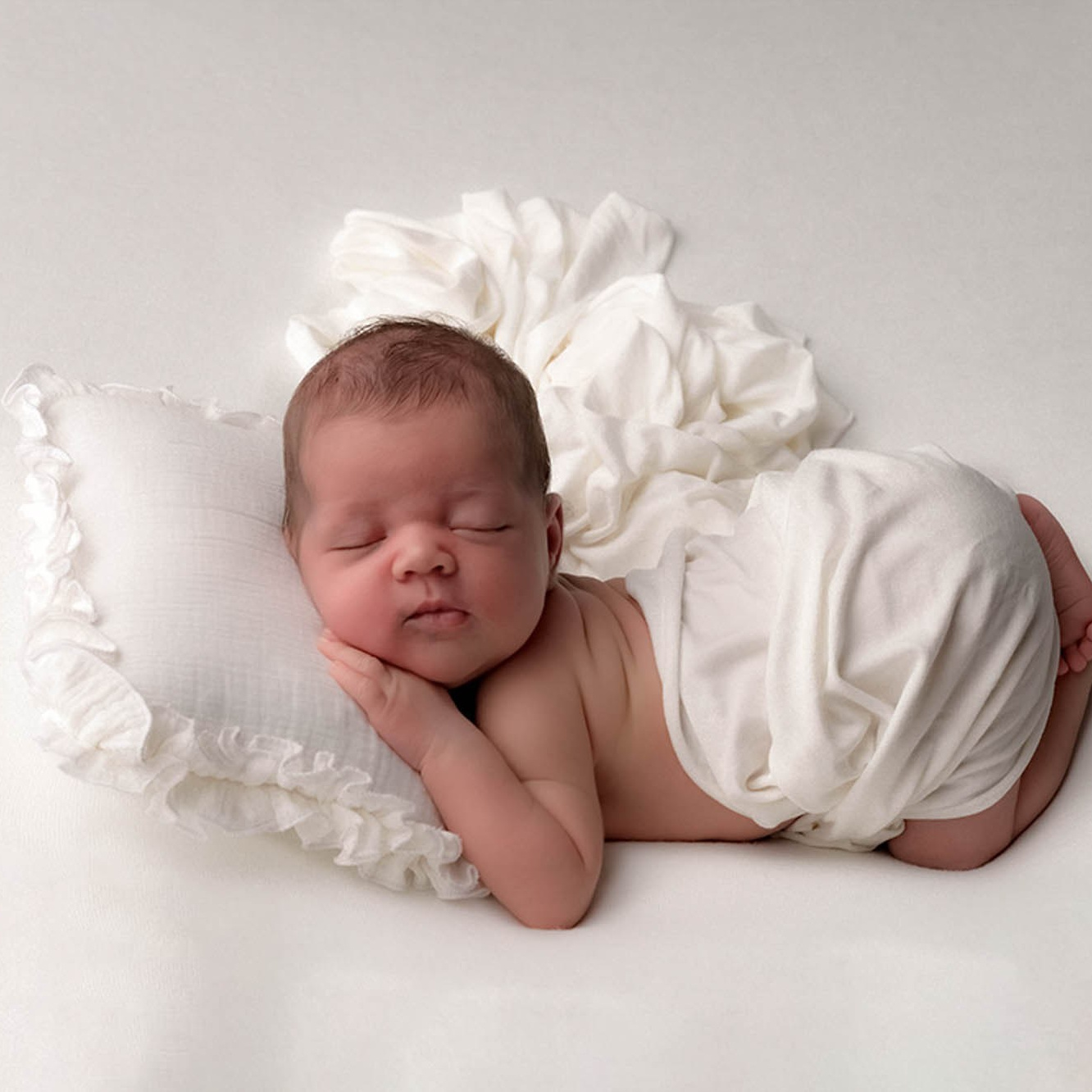 Фотограф новорожденных (ньюборн) в г. Уссурийске Приморский край Ирина Губанова