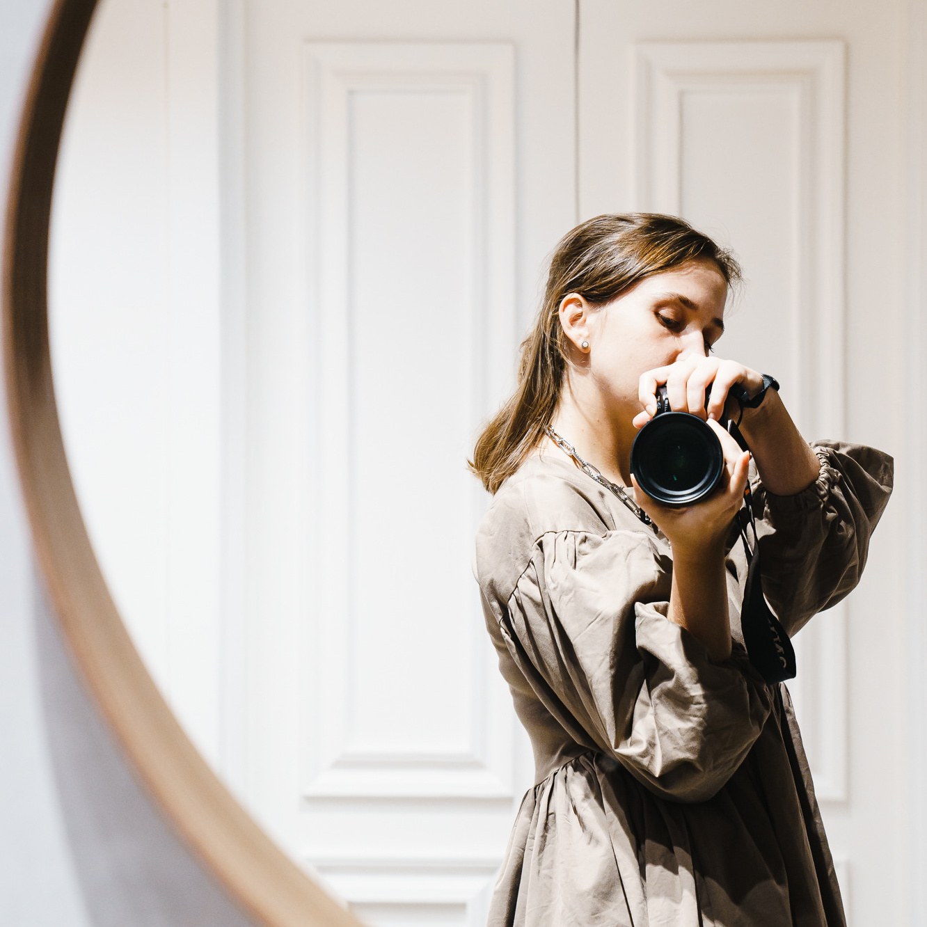 Контакты. Фотограф Арина Жирякова