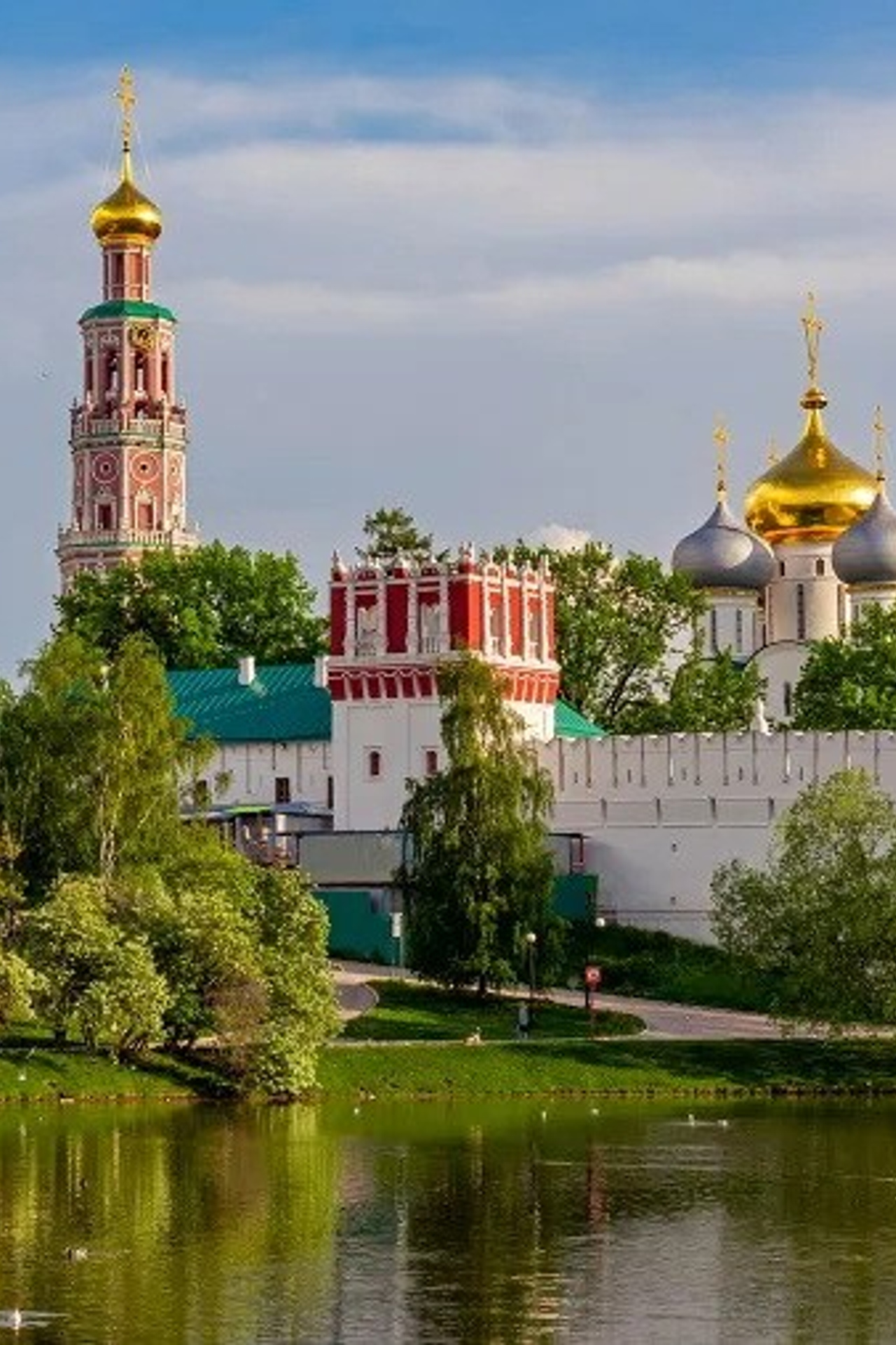 Сквер у&nbsp;Новодевичьего монастыря