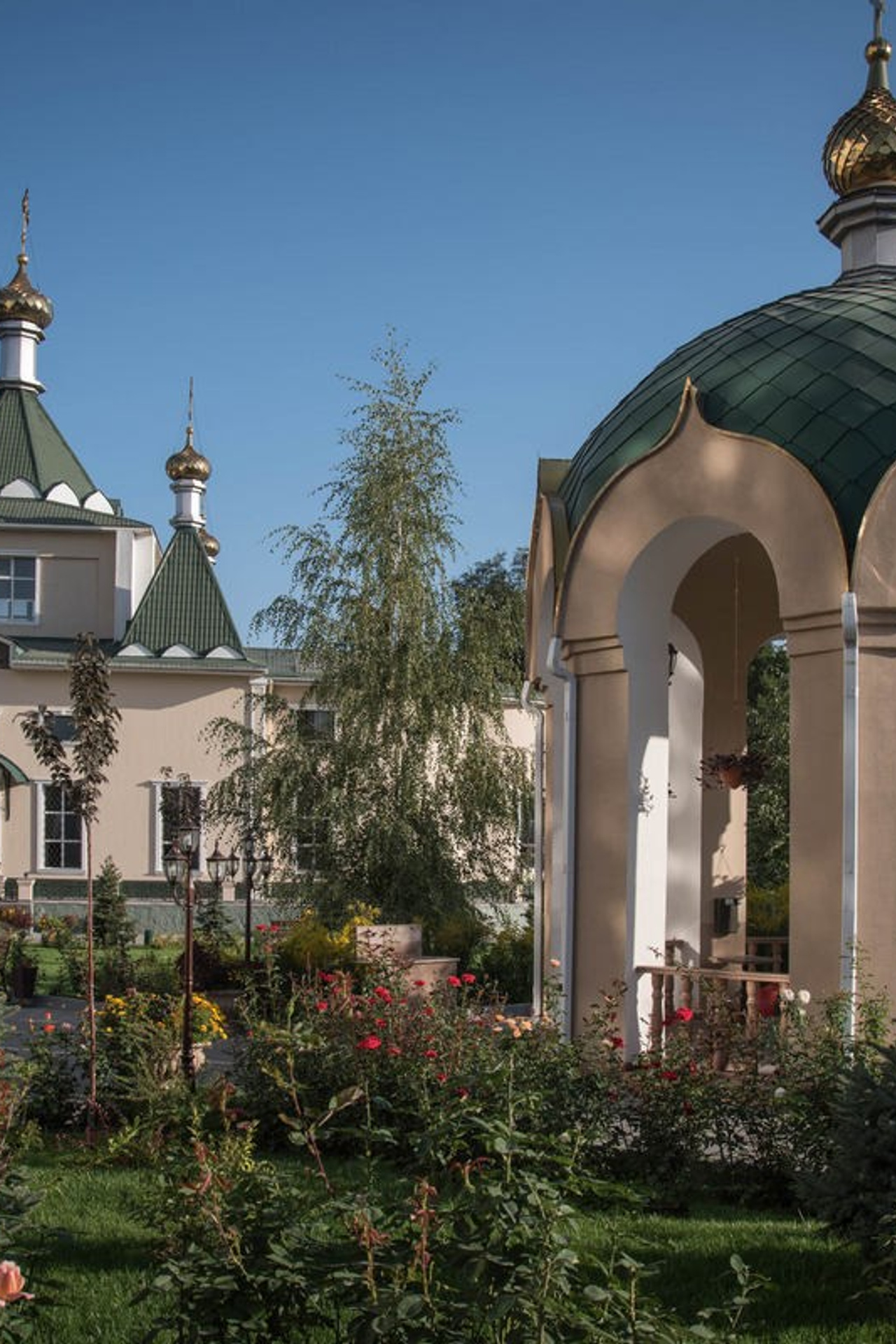 Алмаата иверско-серафимский женский монастырь