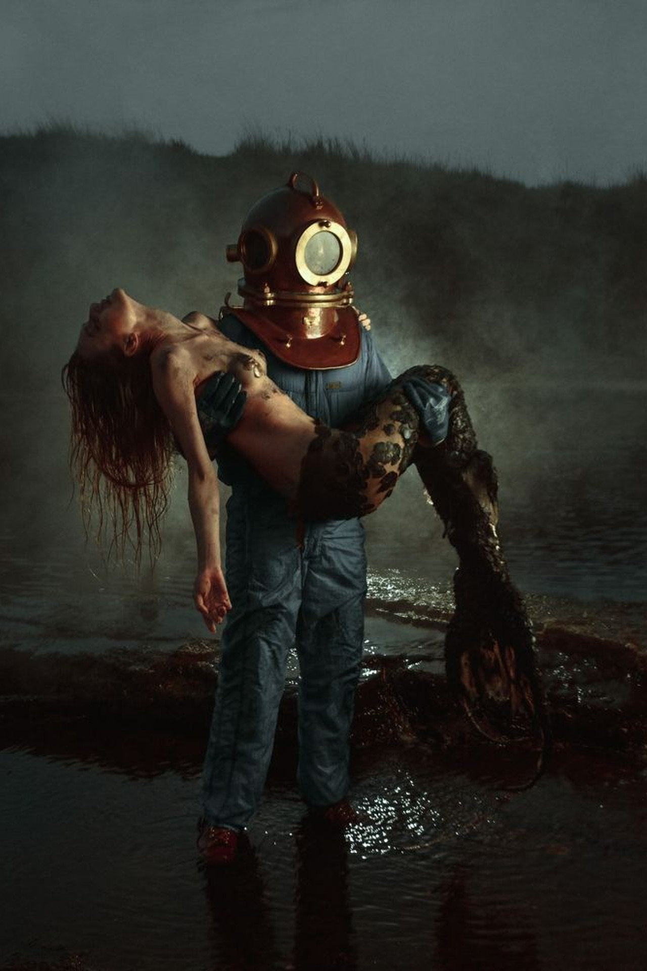 СТРАННЫЕ КОСТЮМЫ