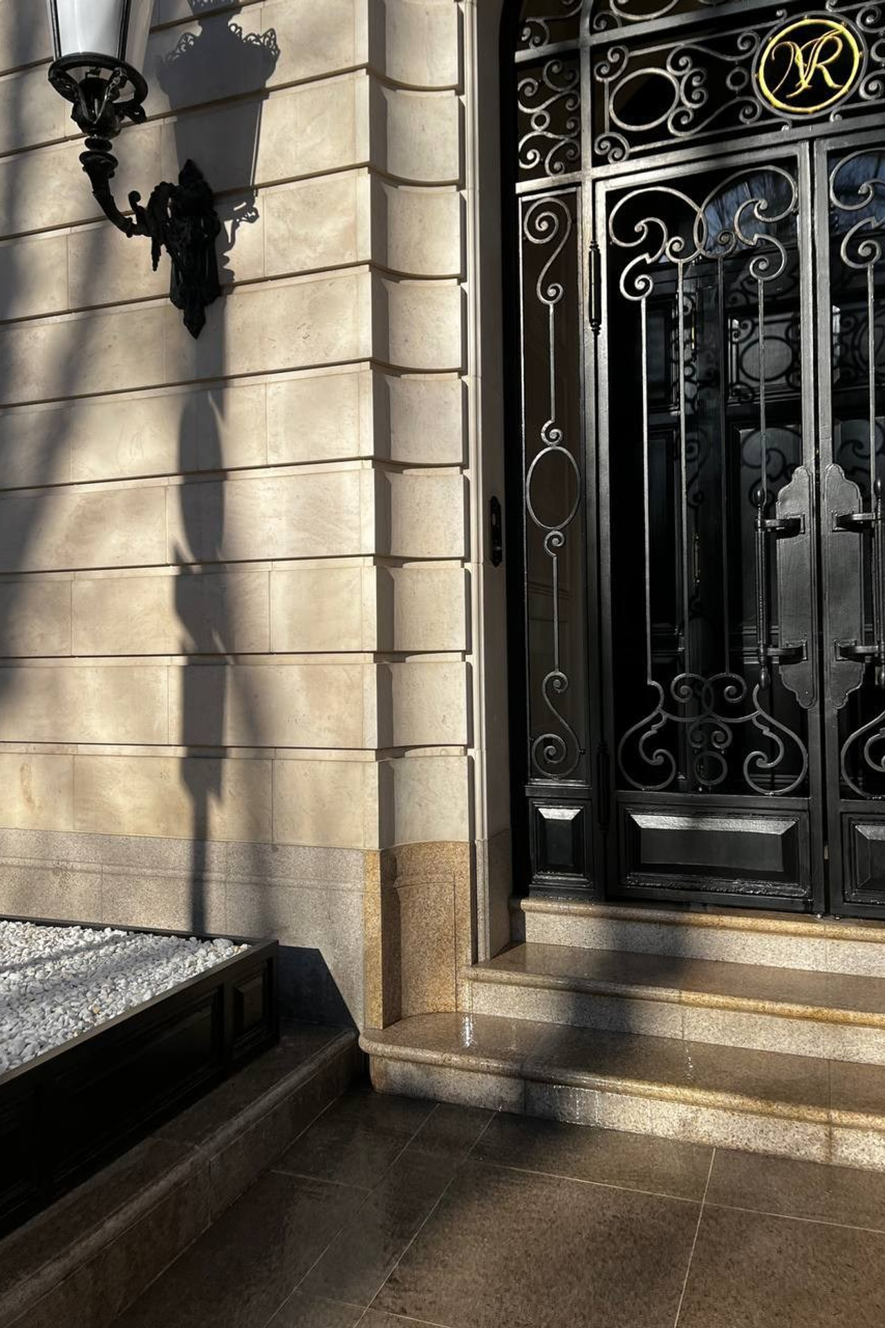 Street 2. Стрит съемки для маркетплейсов в Сочи | ИИ контент | fashionprod